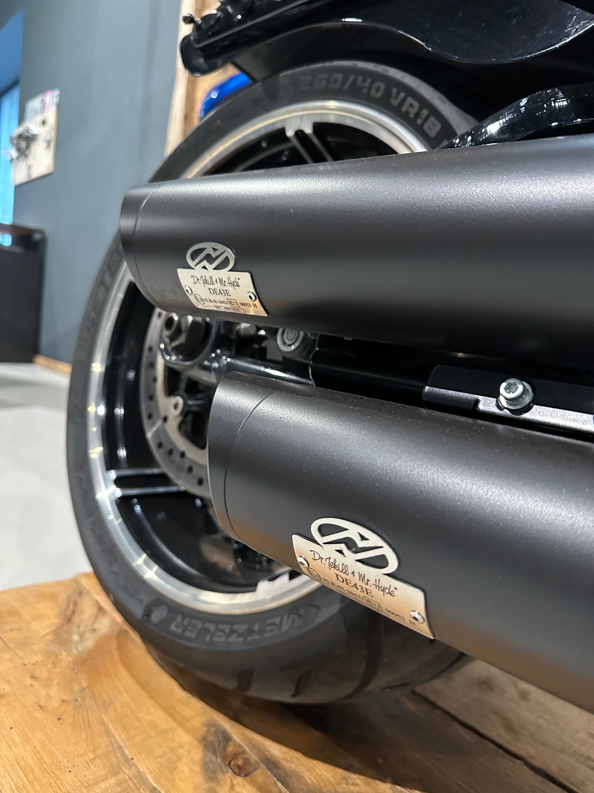 HARLEY-DAVIDSON FXBRS Breakout 114 ABS-image-5
