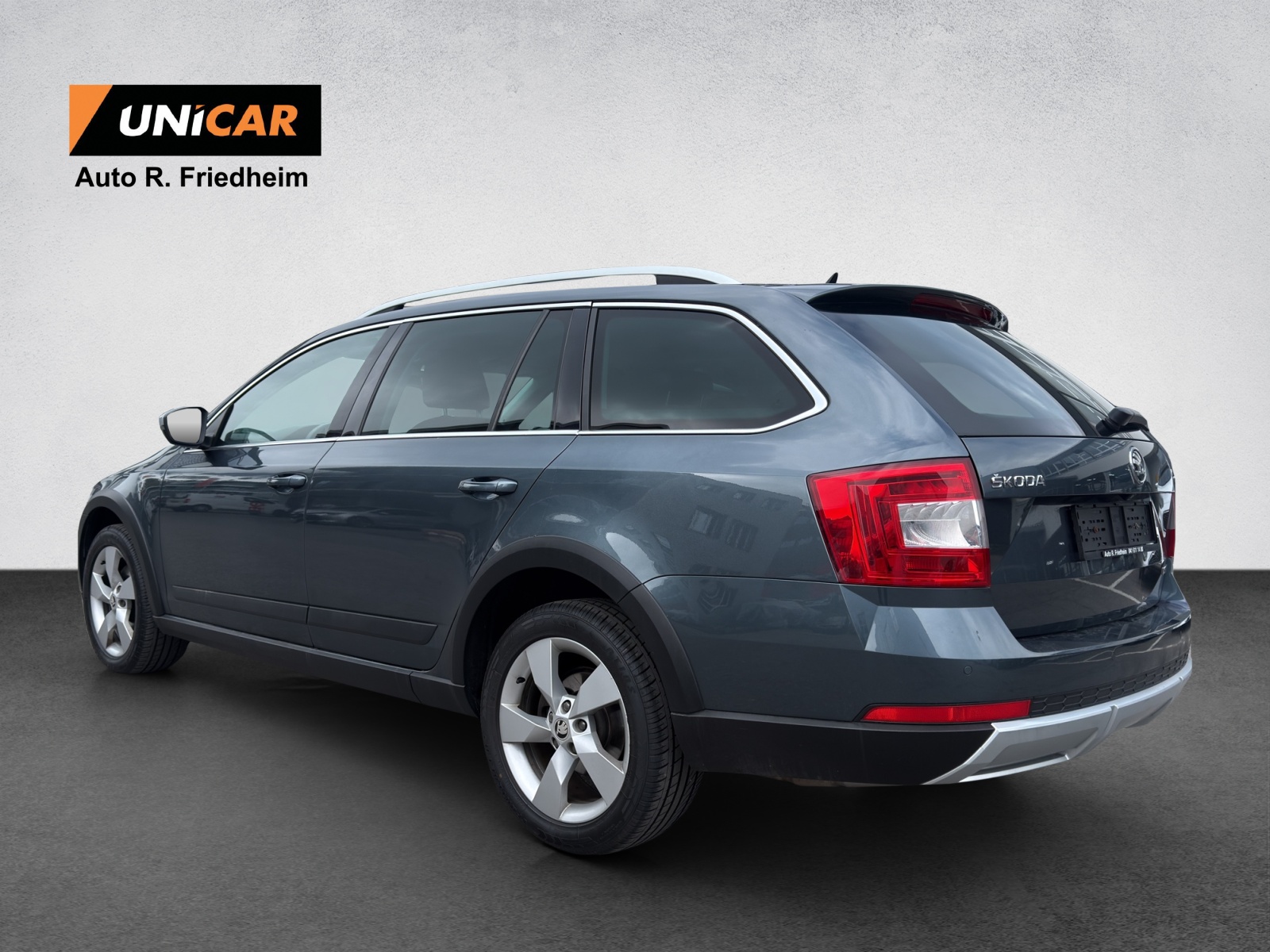 SKODA Octavia Combi 2.0 TDI Scout 4x4 DSG-image-4