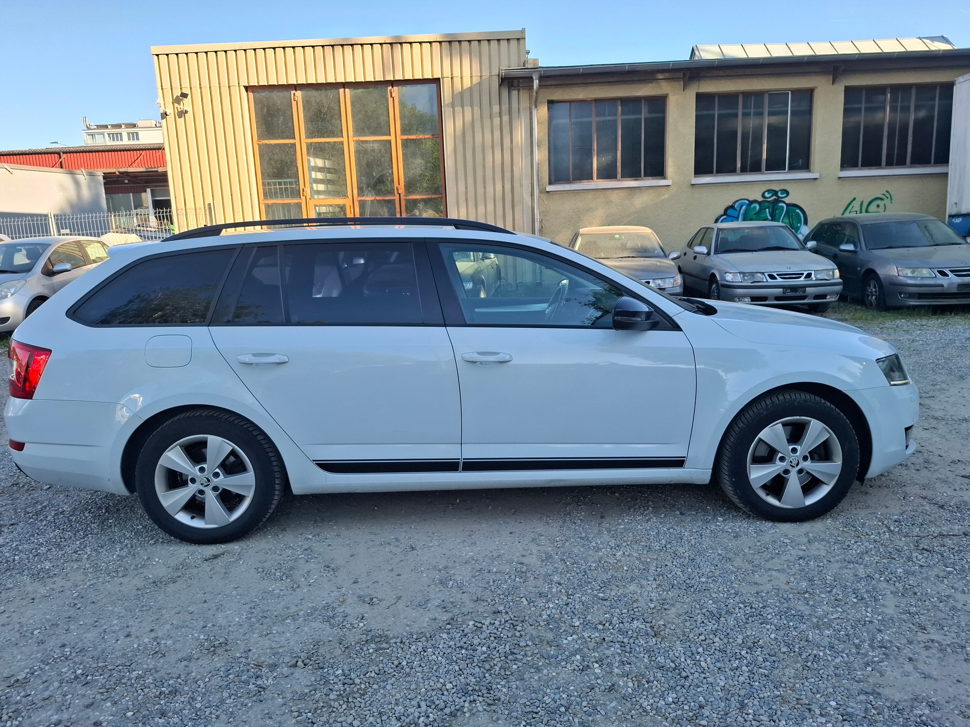 SKODA Octavia Combi 1.8 TSI Swiss Edition 4x4 DSG-image-3