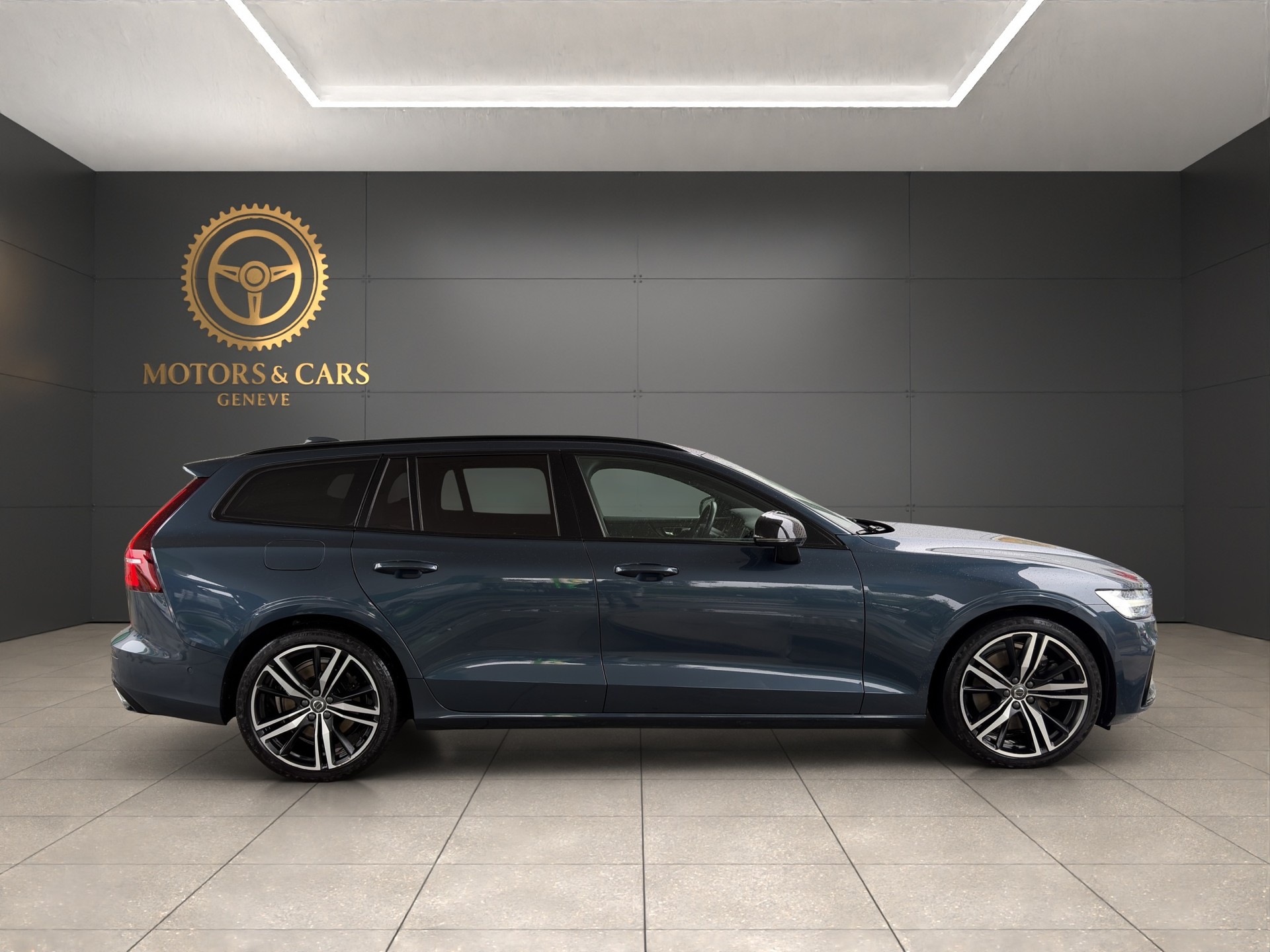 VOLVO V60 T8 eAWD Twin Engine R-Design Geartronic-image-5