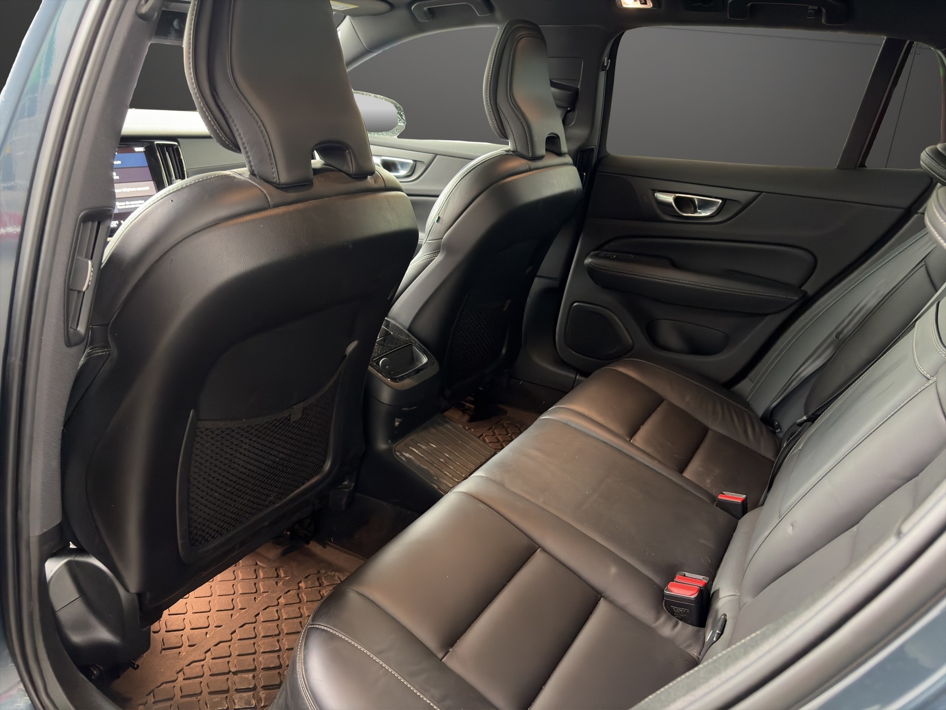 VOLVO V60 T8 eAWD Twin Engine R-Design Geartronic-image-20