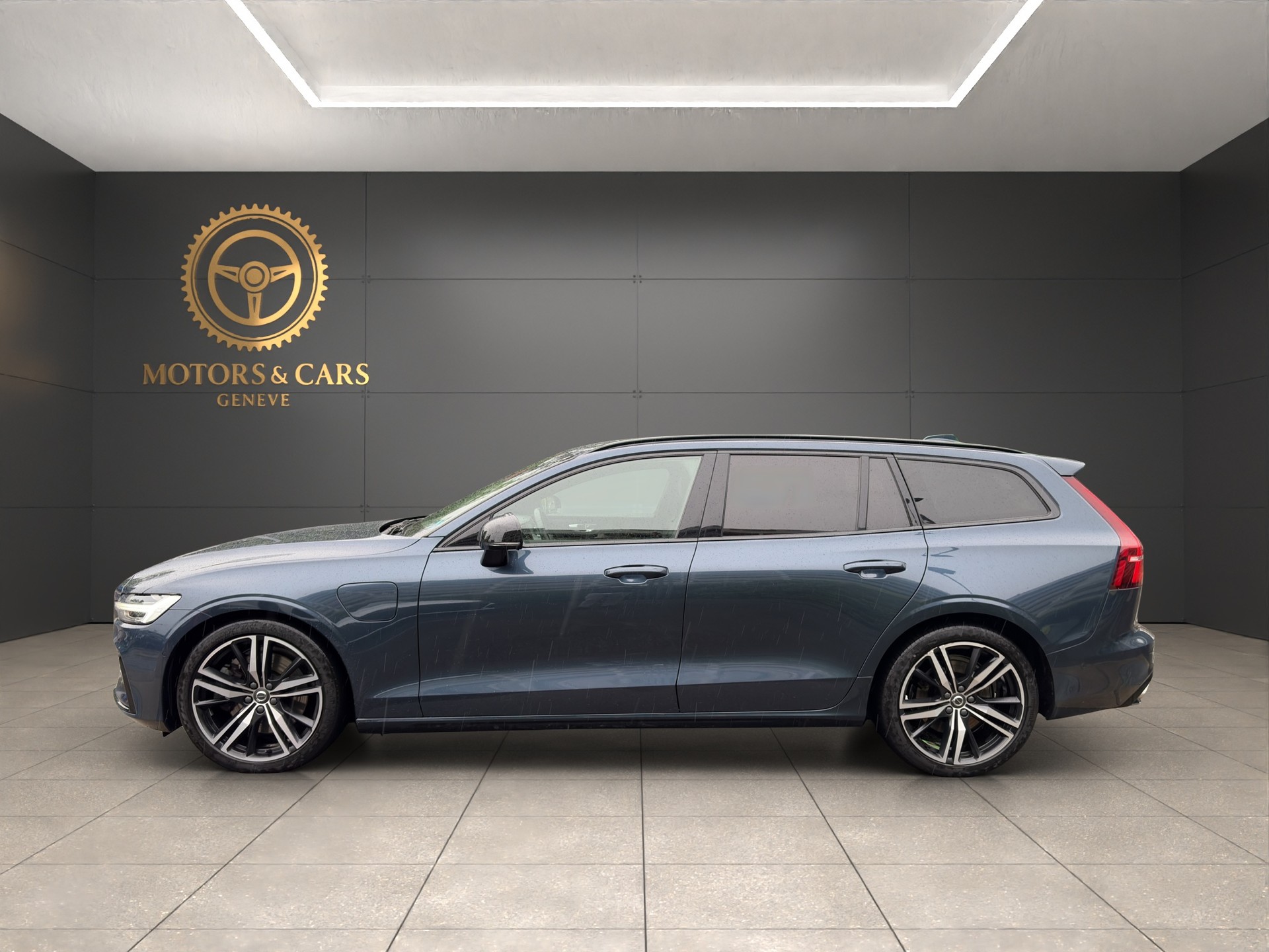 VOLVO V60 T8 eAWD Twin Engine R-Design Geartronic-showroom-element-1