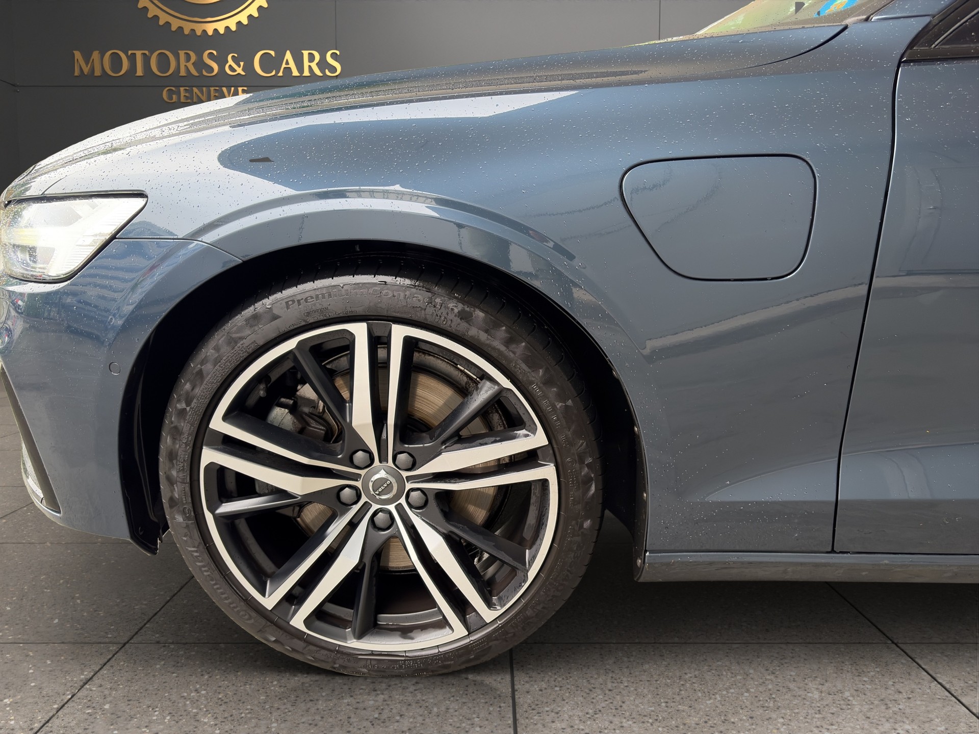 VOLVO V60 T8 eAWD Twin Engine R-Design Geartronic-image-8