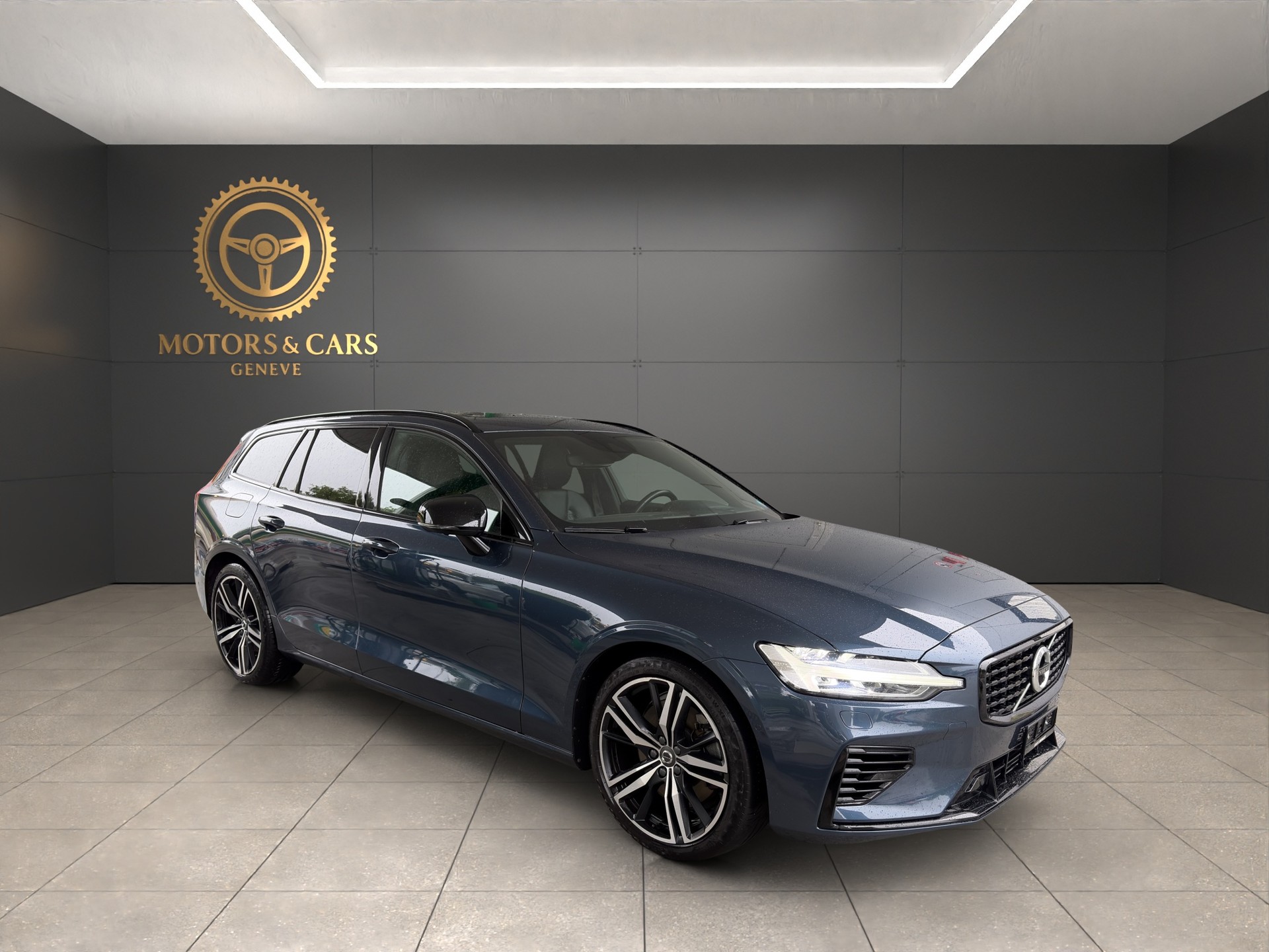 VOLVO V60 T8 eAWD Twin Engine R-Design Geartronic-image-6