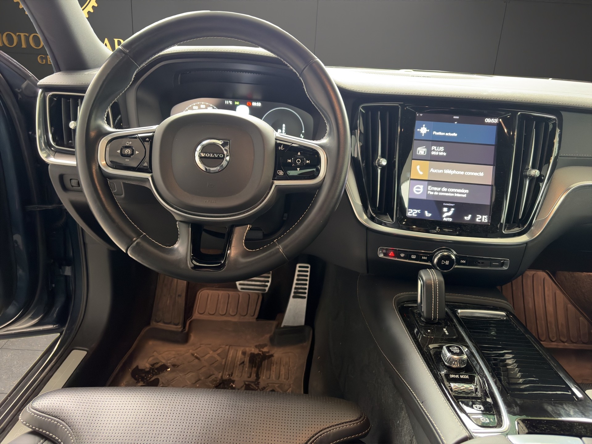 VOLVO V60 T8 eAWD Twin Engine R-Design Geartronic-image-21