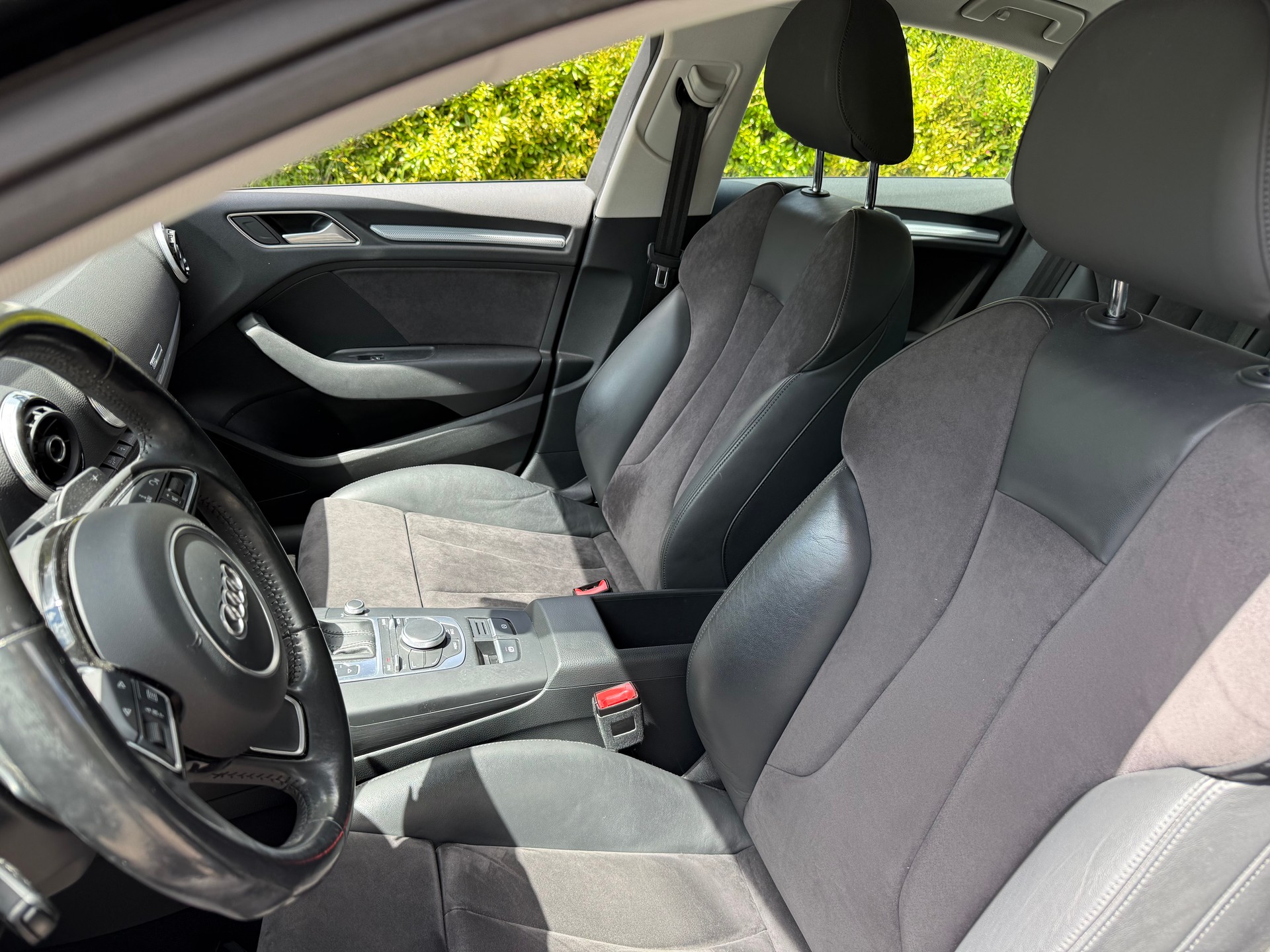 AUDI A3 Limousine 1.4 TFSI Ambition S-tronic-image-22