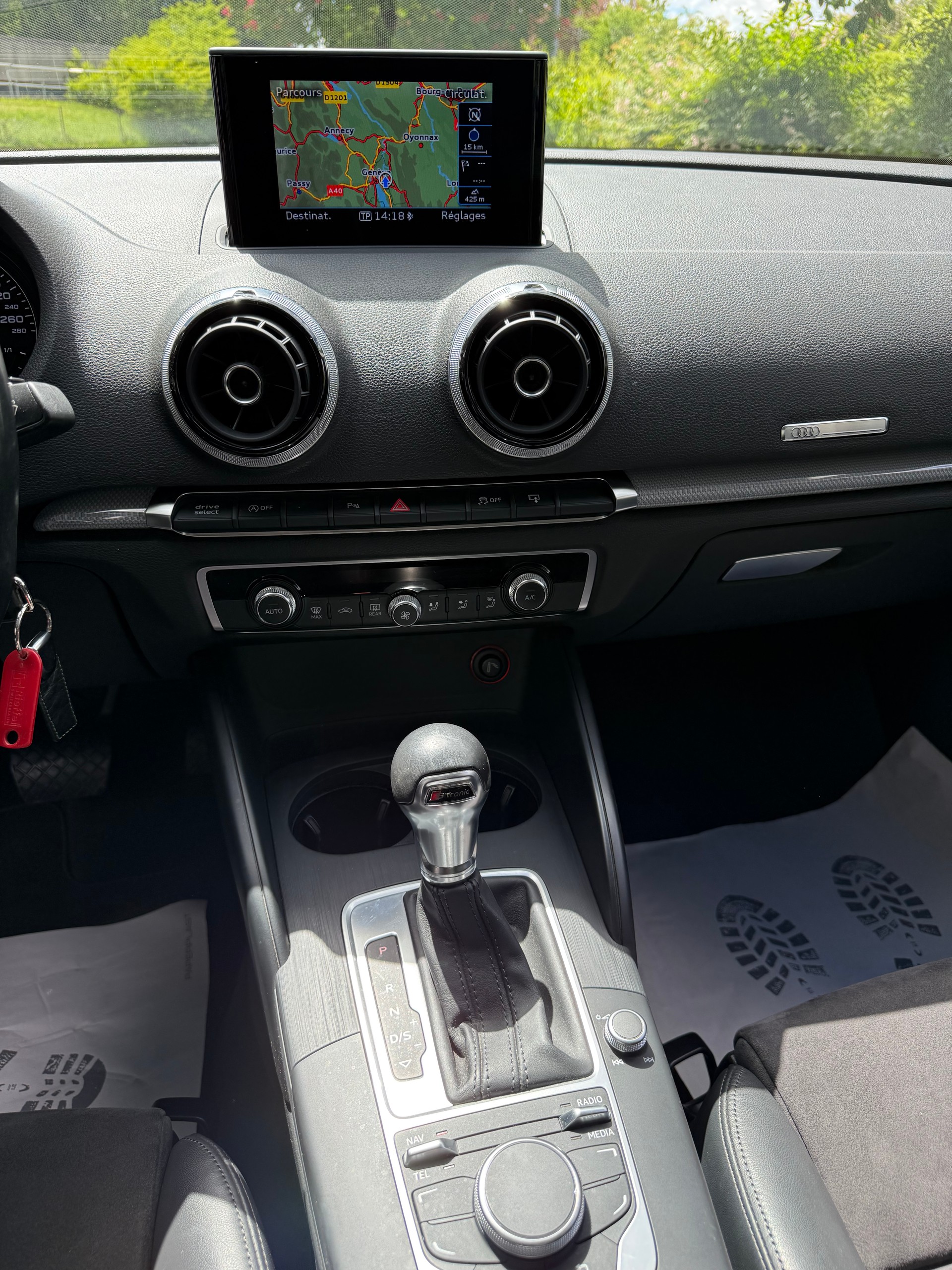 AUDI A3 Limousine 1.4 TFSI Ambition S-tronic-image-17
