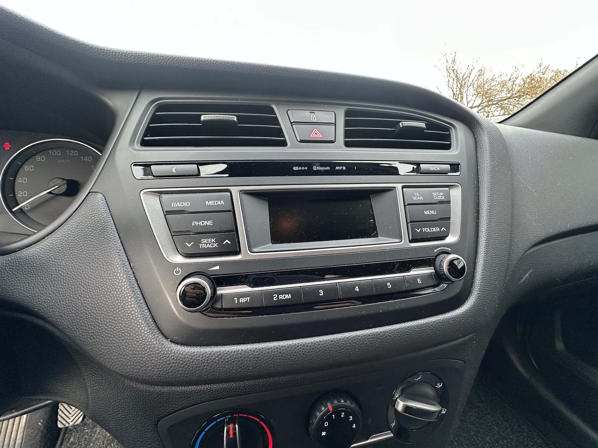 HYUNDAI i20 1.2 Origo-image-12