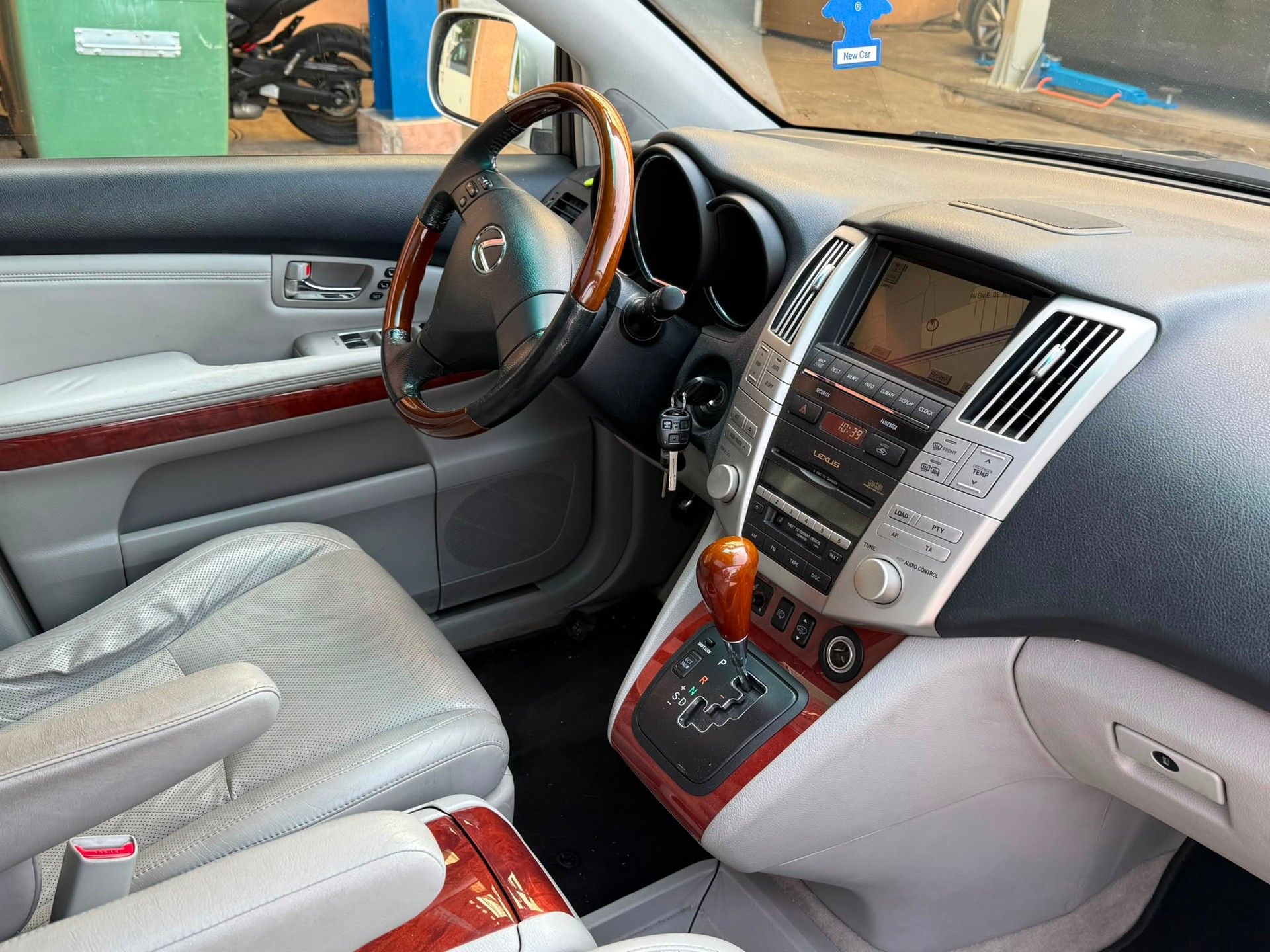LEXUS RX 300 Sport AWD Automatic-image-13
