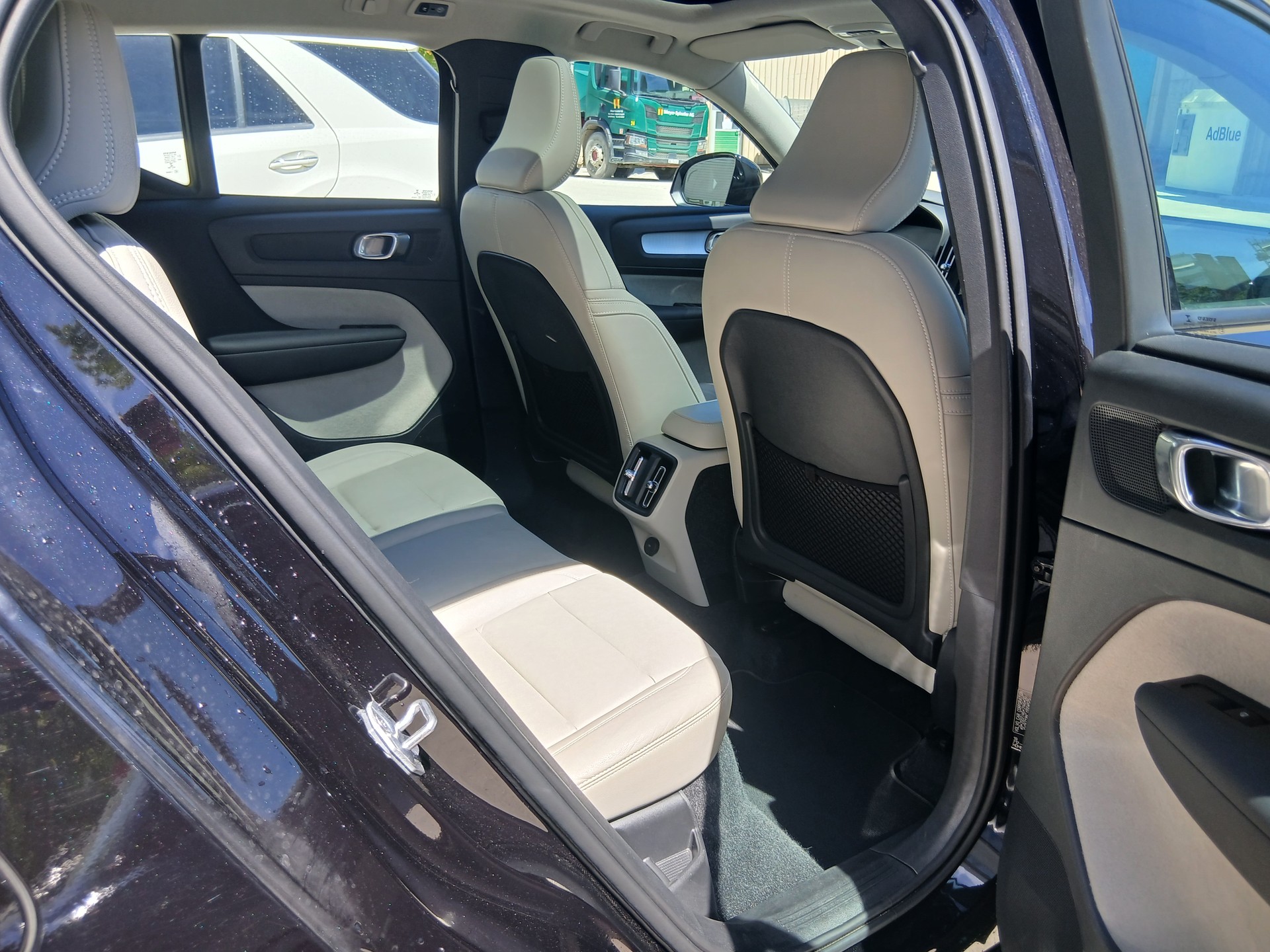 VOLVO XC40 T5 AWD Momentum Geartronic-image-5