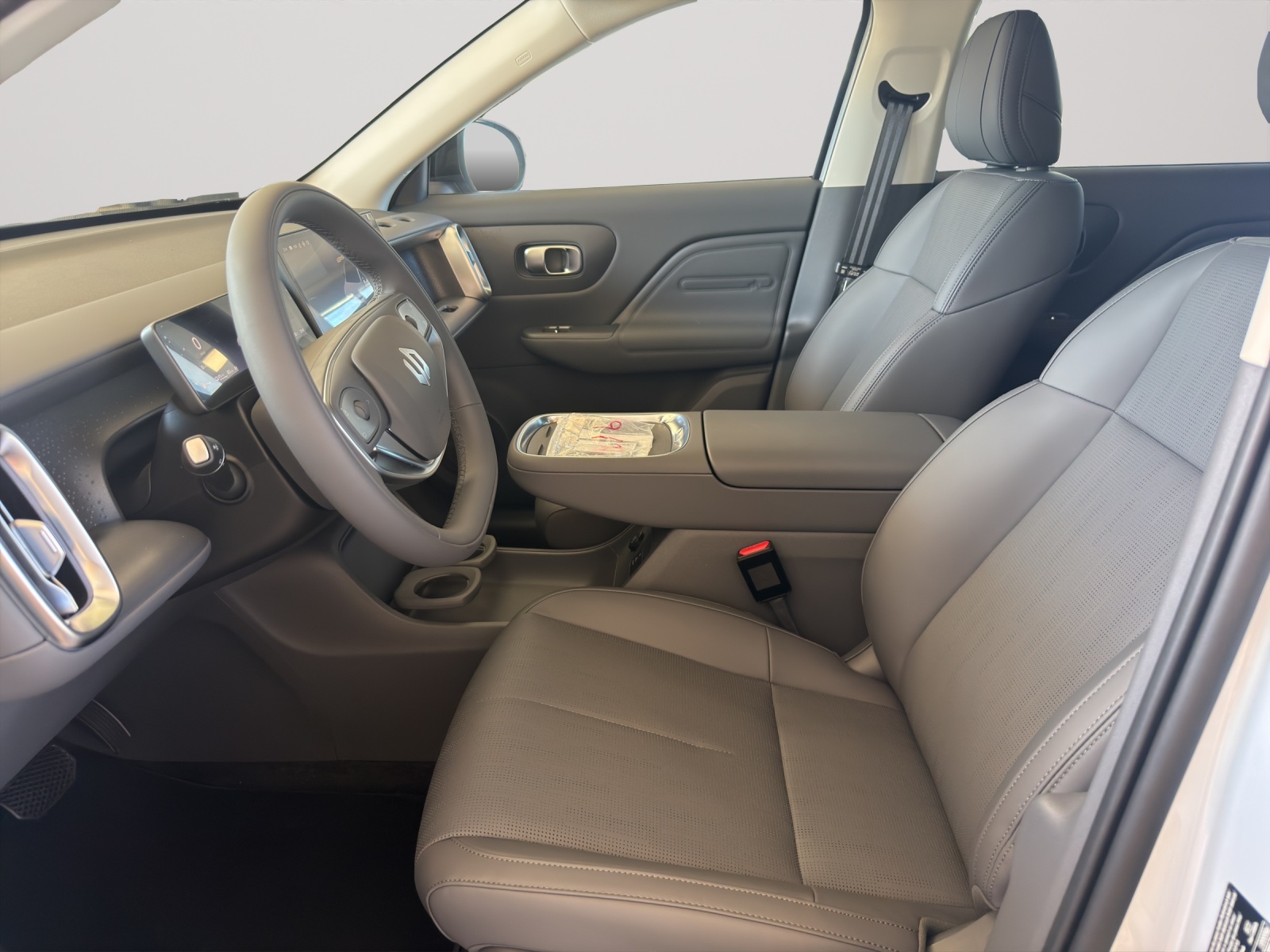 LEAPMOTOR B10 1.5 Hybrid EV-image-4