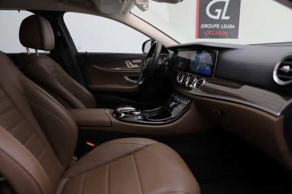 MERCEDES-BENZ E 400 AMG Line 4 Matic-image-8