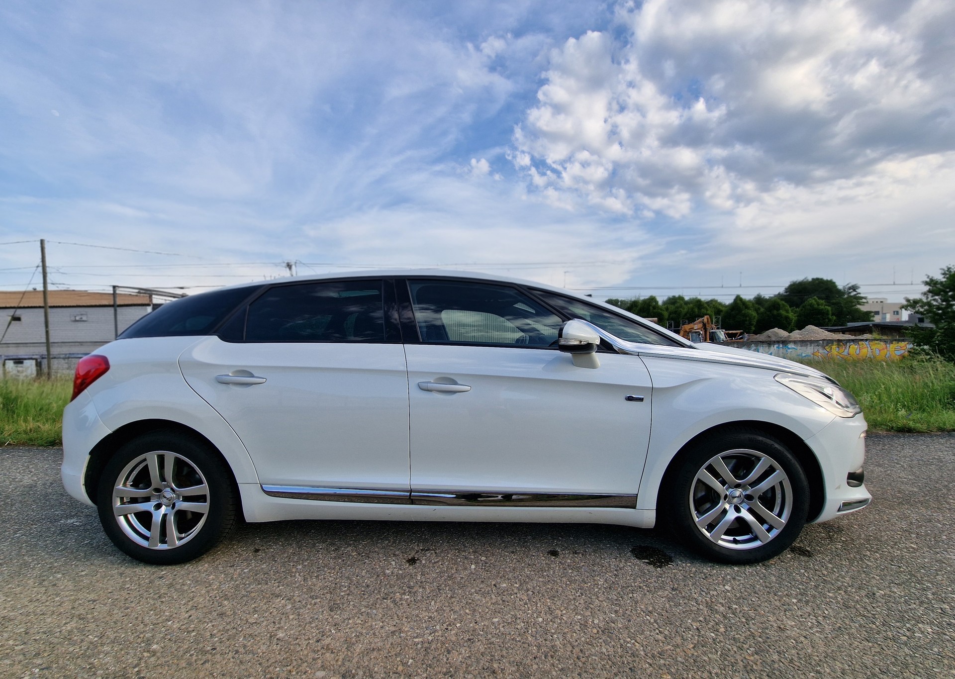 DS AUTOMOBILES 2.0 HDi Sport Chic-image-3