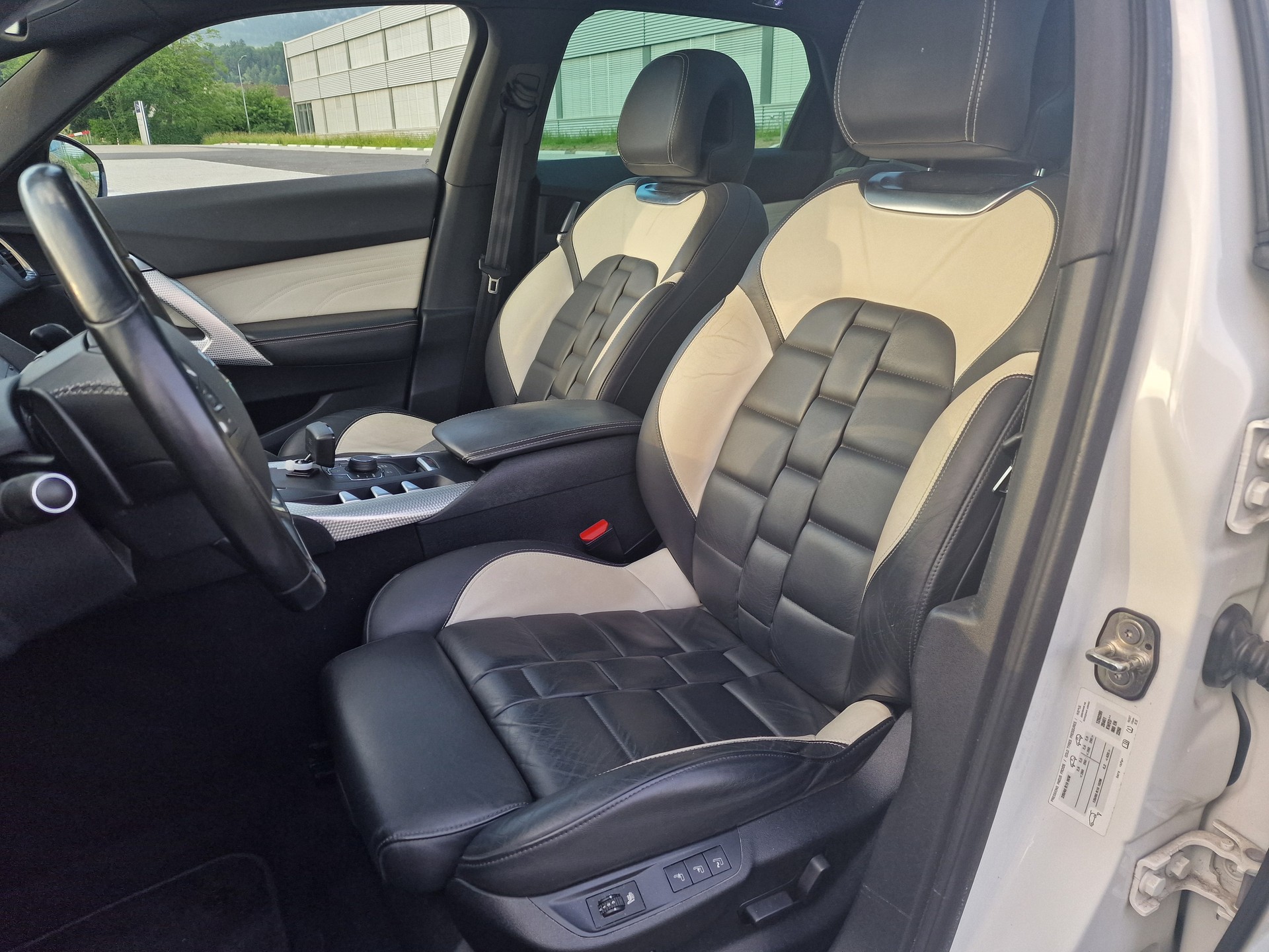 DS AUTOMOBILES 2.0 HDi Sport Chic-image-4