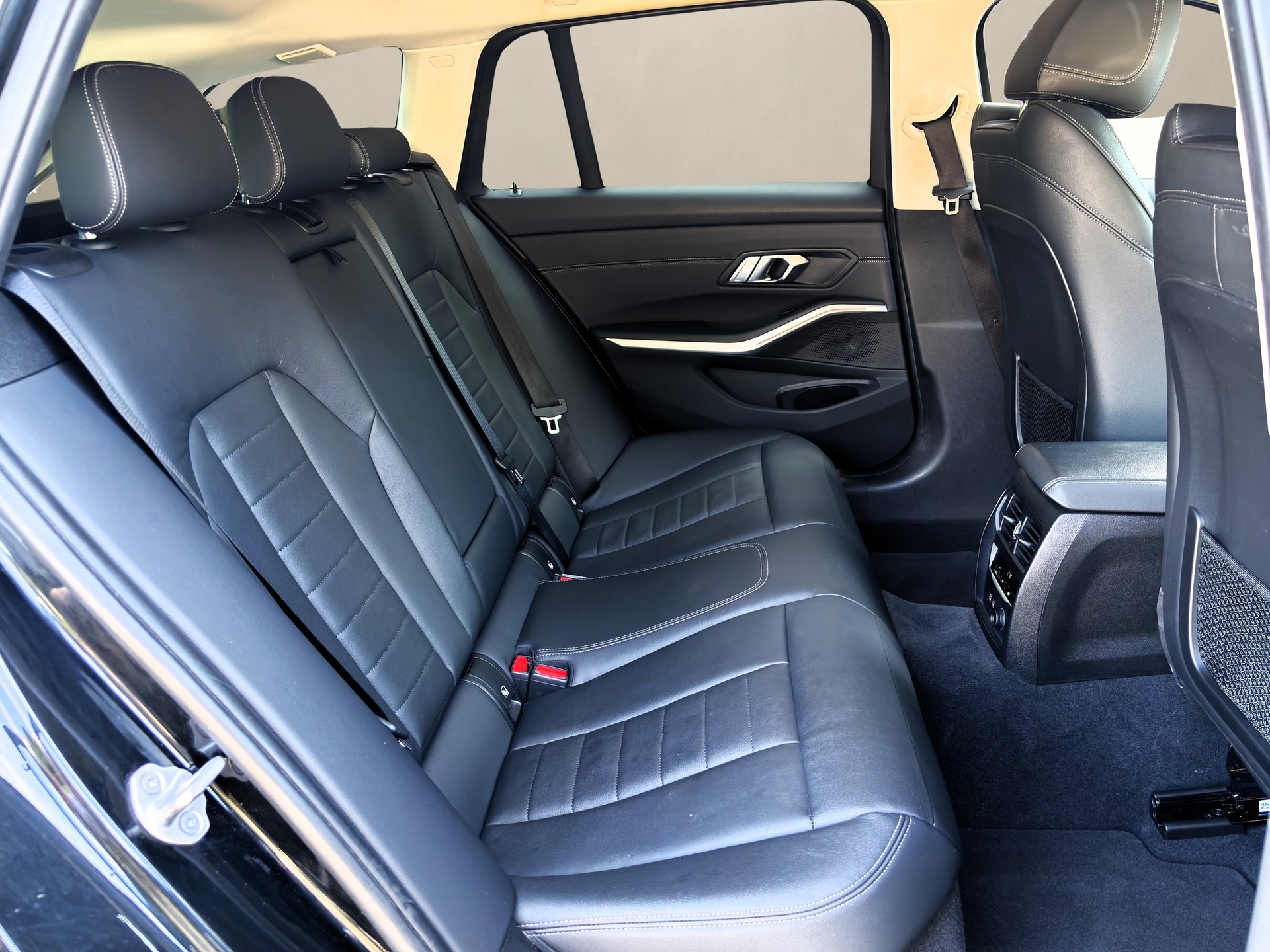 BMW 320d xDrive 48V Touring ❗Sport Line ❗Steptronic-image-13