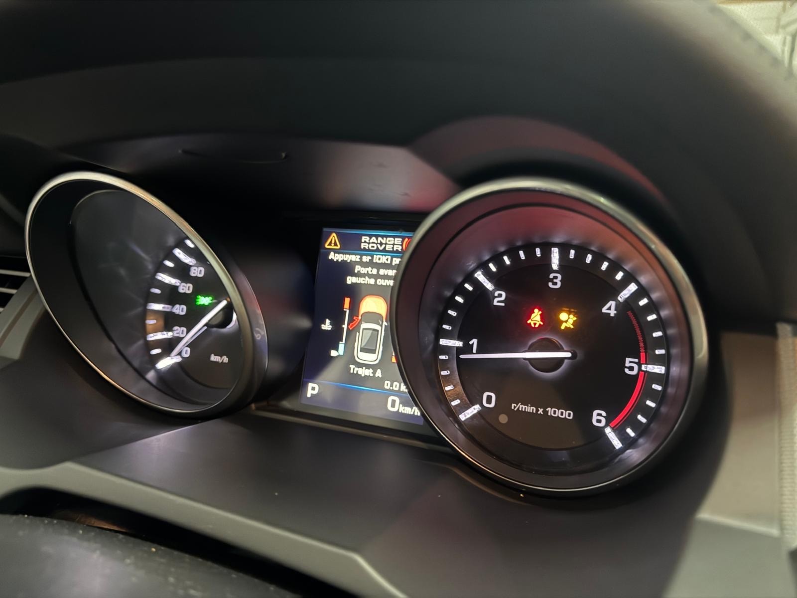 LAND ROVER Range Rover Evoque 2.2 SD4 Dynamic AT6-image-14
