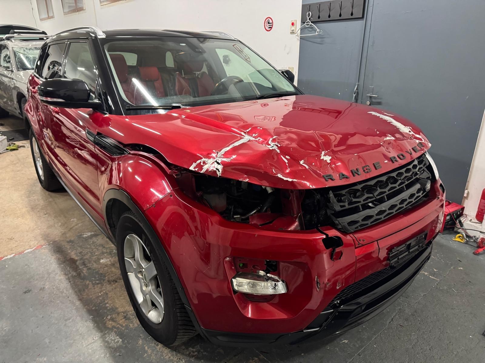 LAND ROVER Range Rover Evoque 2.2 SD4 Dynamic AT6-image-5