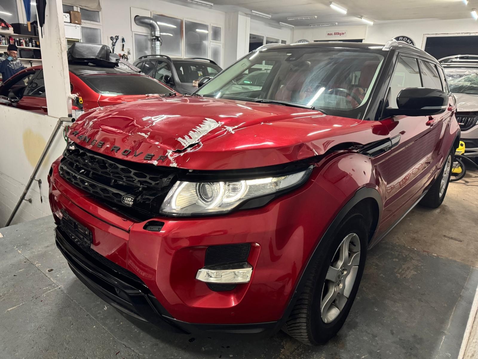 LAND ROVER Range Rover Evoque 2.2 SD4 Dynamic AT6-image-4
