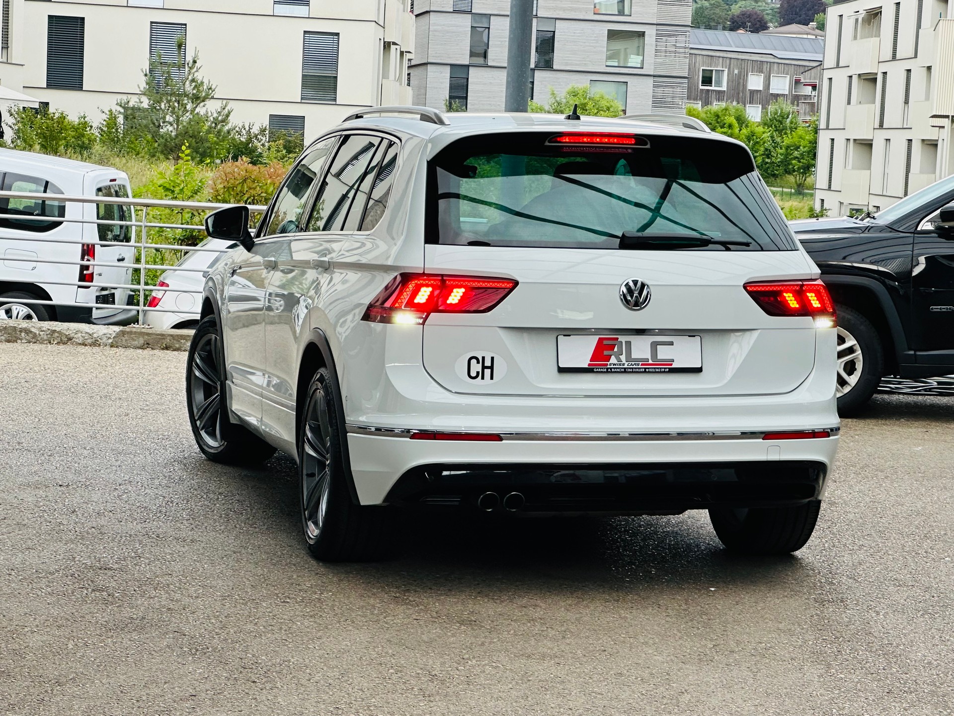 VW Tiguan 2.0TSI Highline 4Motion DSG-image-12