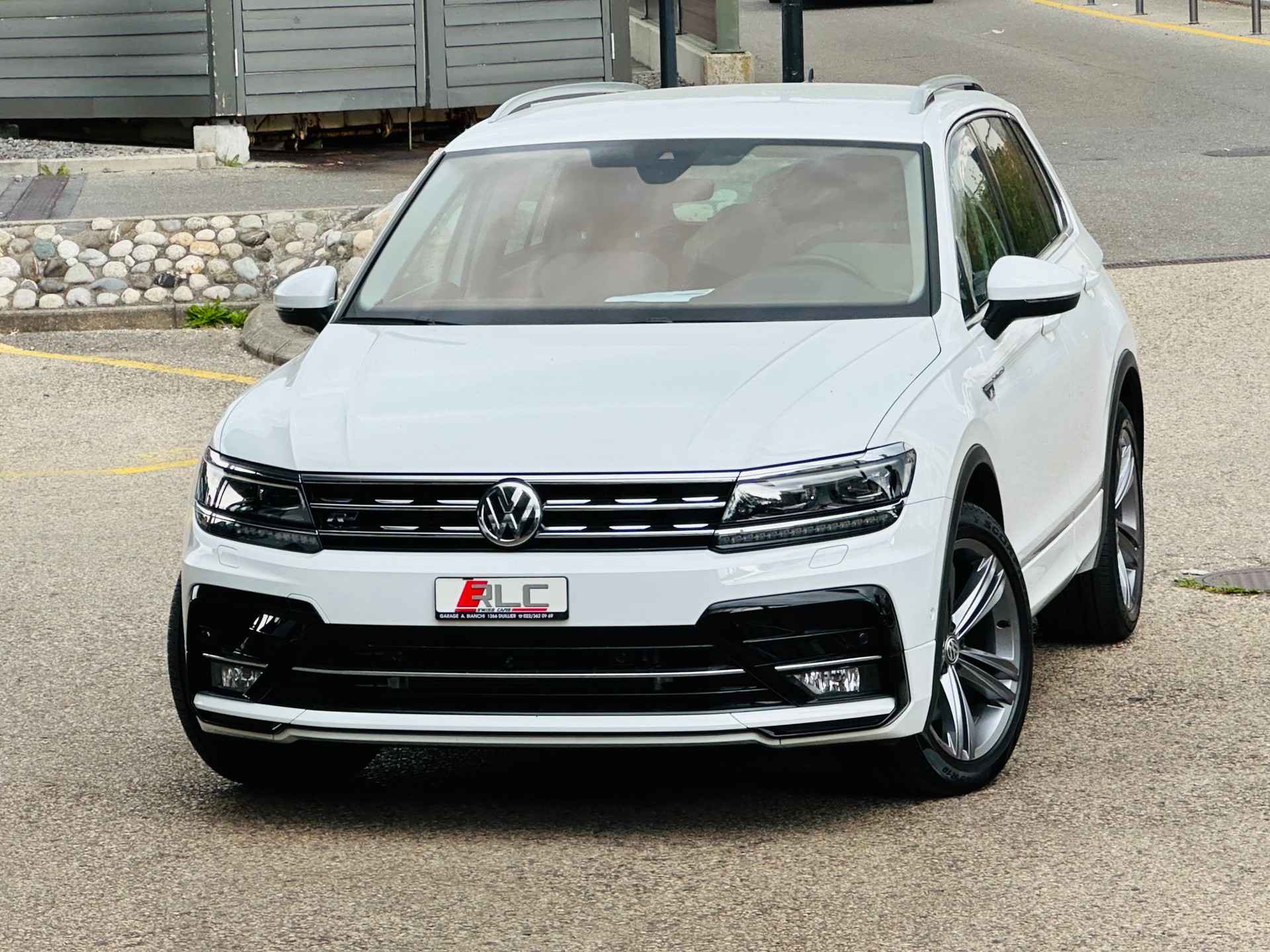 VW Tiguan 2.0TSI Highline 4Motion DSG-showroom-element-2