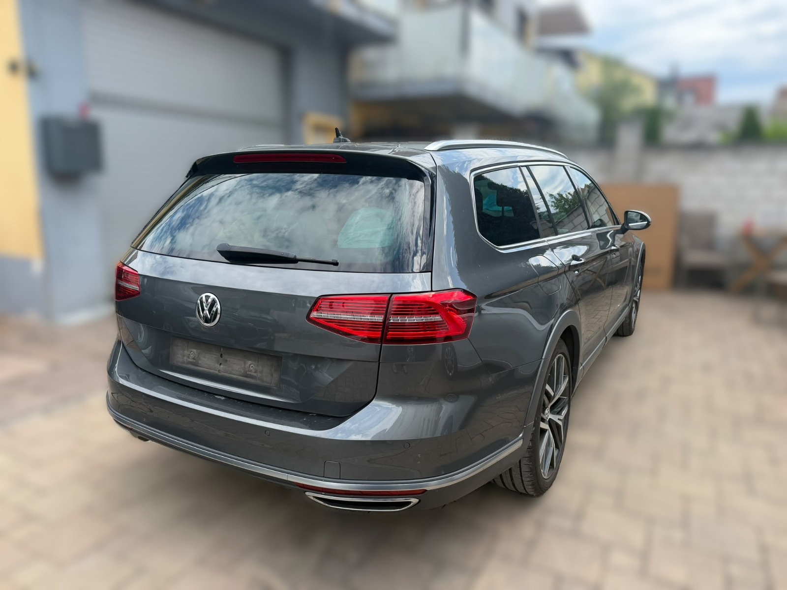 VW Passat Alltrack 2.0 TDI BMT 4Motion DSG-image-5