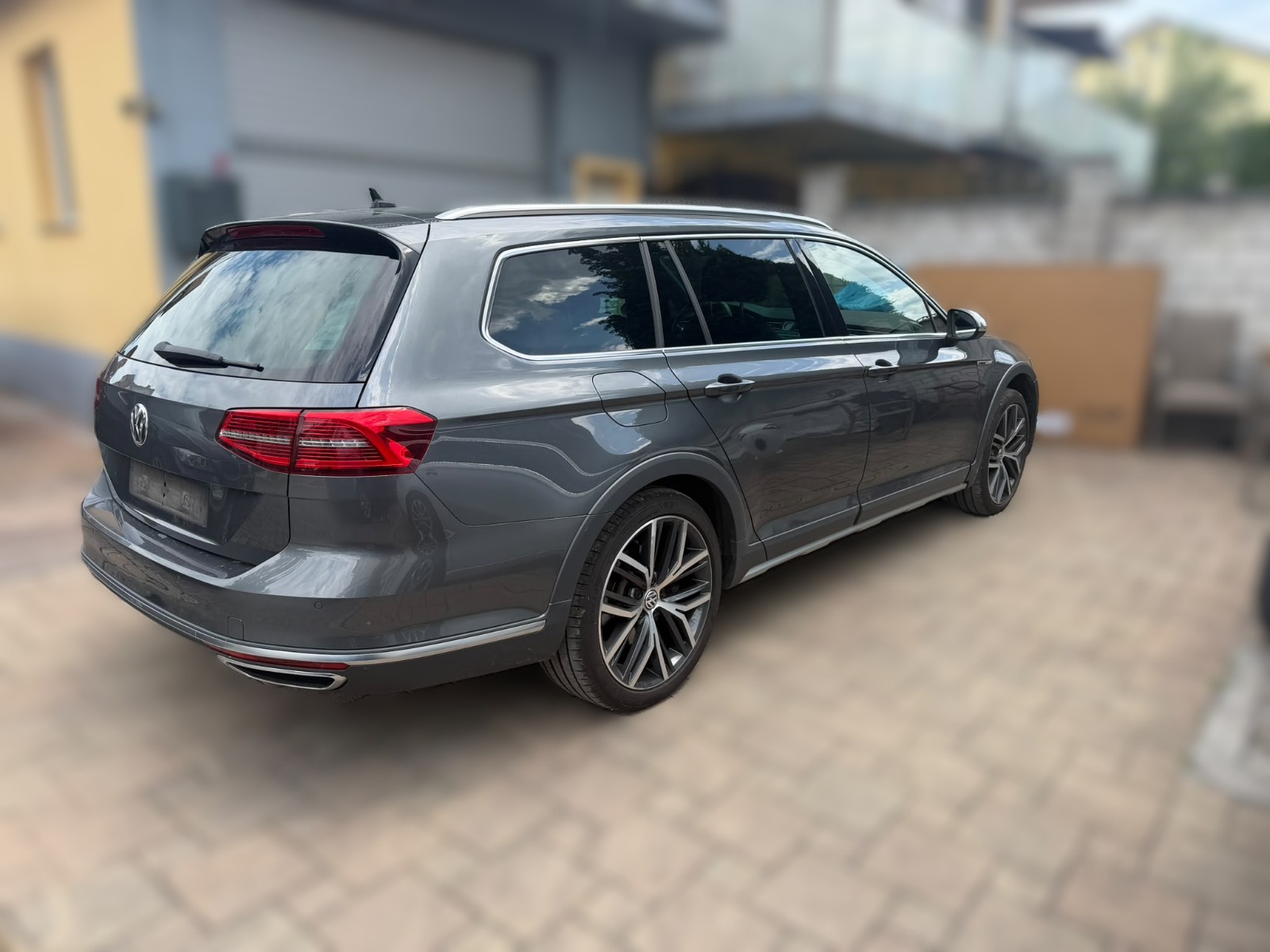 VW Passat Alltrack 2.0 TDI BMT 4Motion DSG-image-6