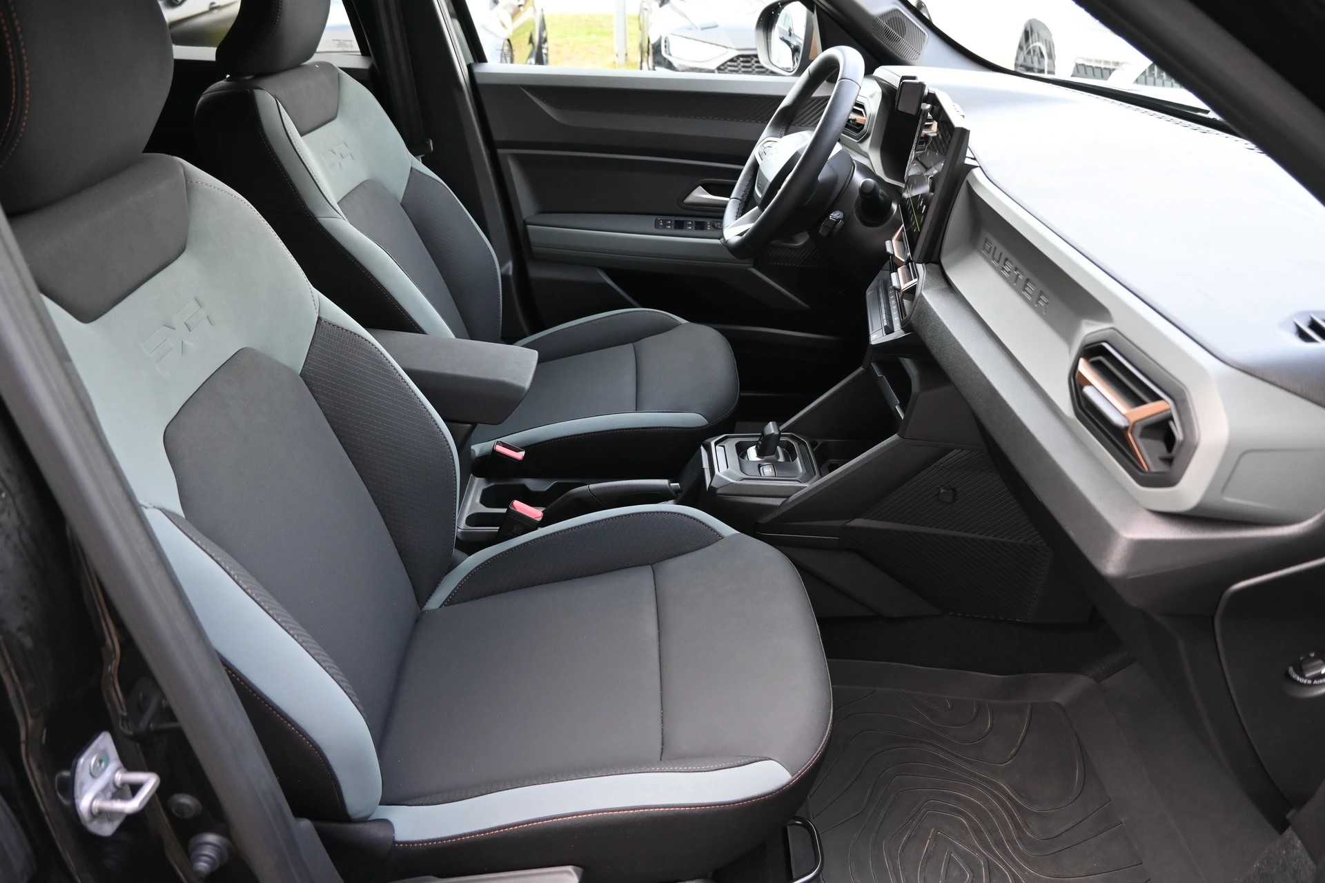 DACIA Duster 1.6 HEV 140 Extreme Automat (Werksgarantie 07.2028)-image-11