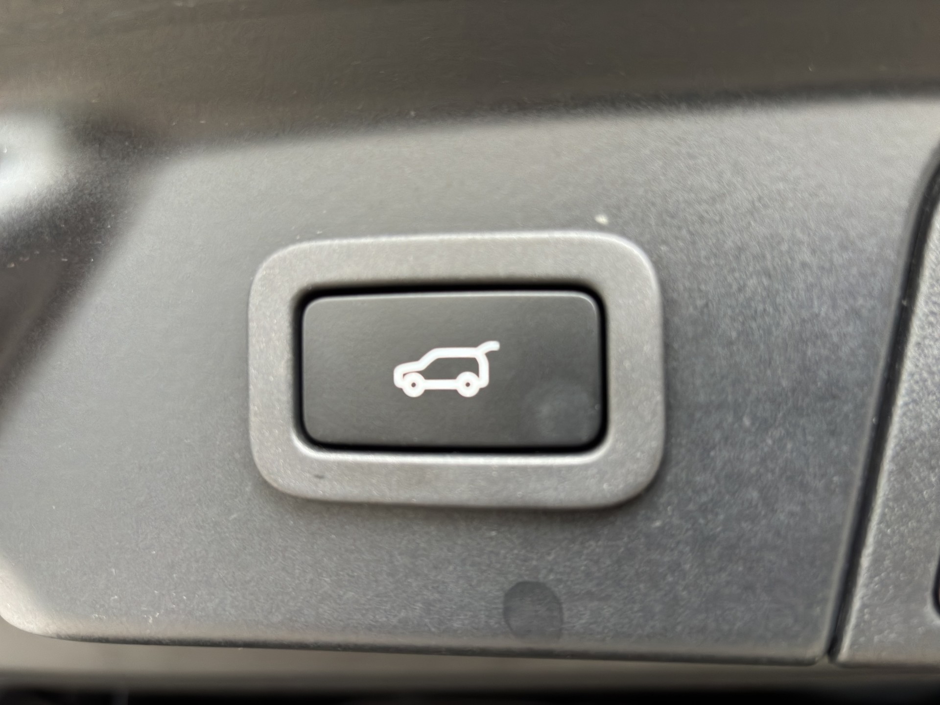 LAND ROVER Range Rover Velar R-Dynamic D 240 SE Automatic-image-17