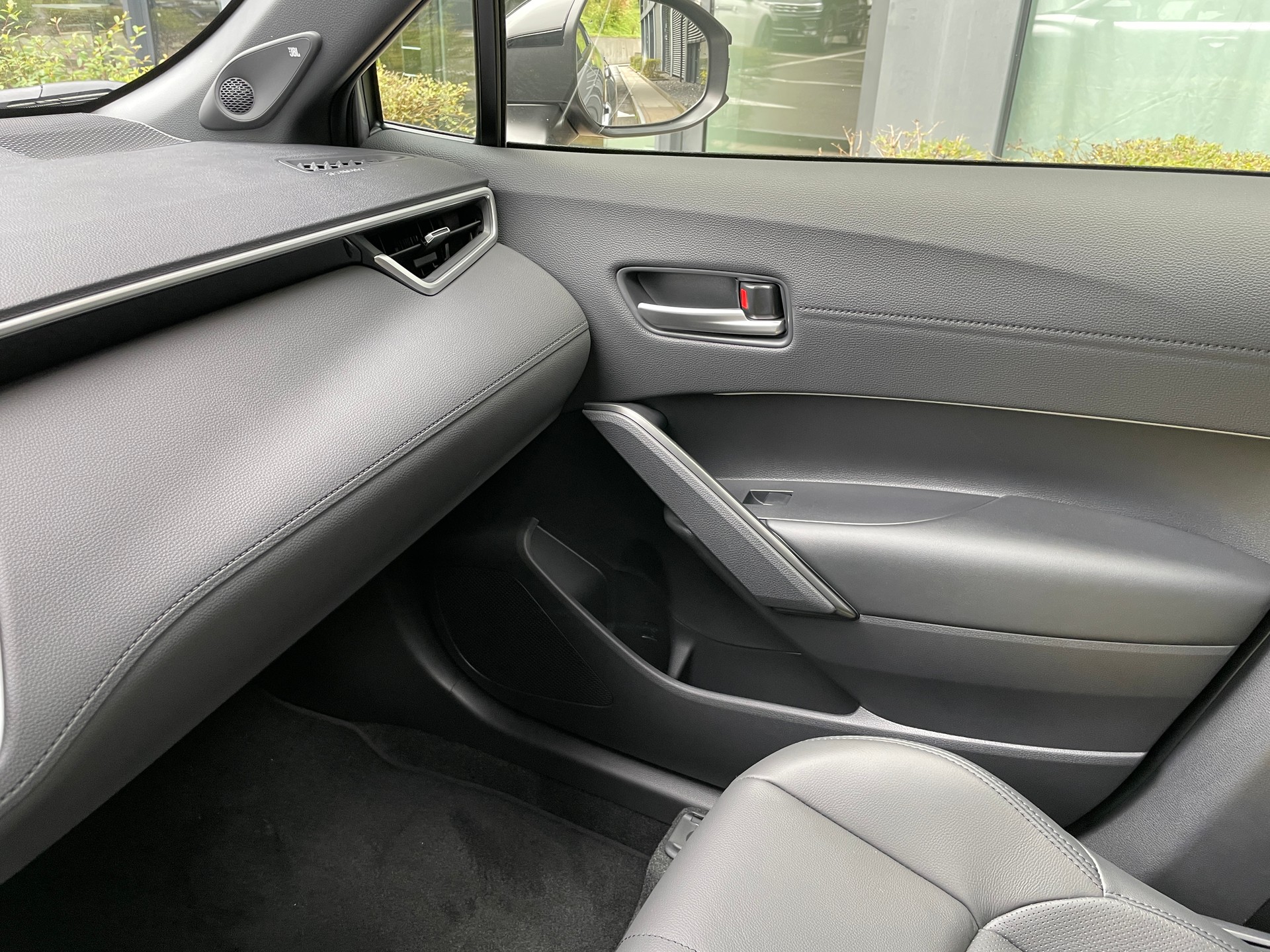TOYOTA Corolla Cross 2.0 Premium e-CVT AWD (New Modell 2026)-image-25