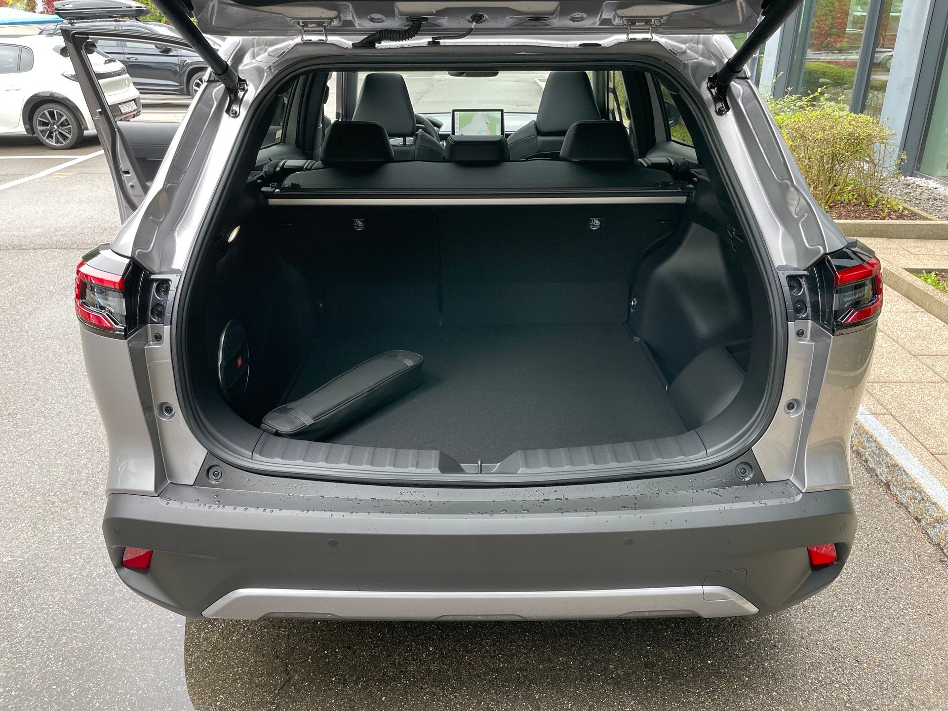 TOYOTA Corolla Cross 2.0 Premium e-CVT AWD (New Modell 2026)-image-4