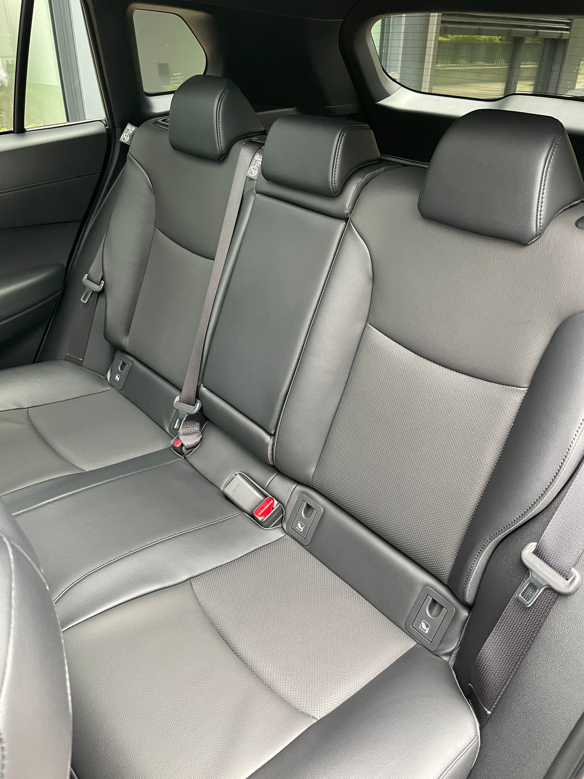 TOYOTA Corolla Cross 2.0 Premium e-CVT AWD (New Modell 2026)-image-15