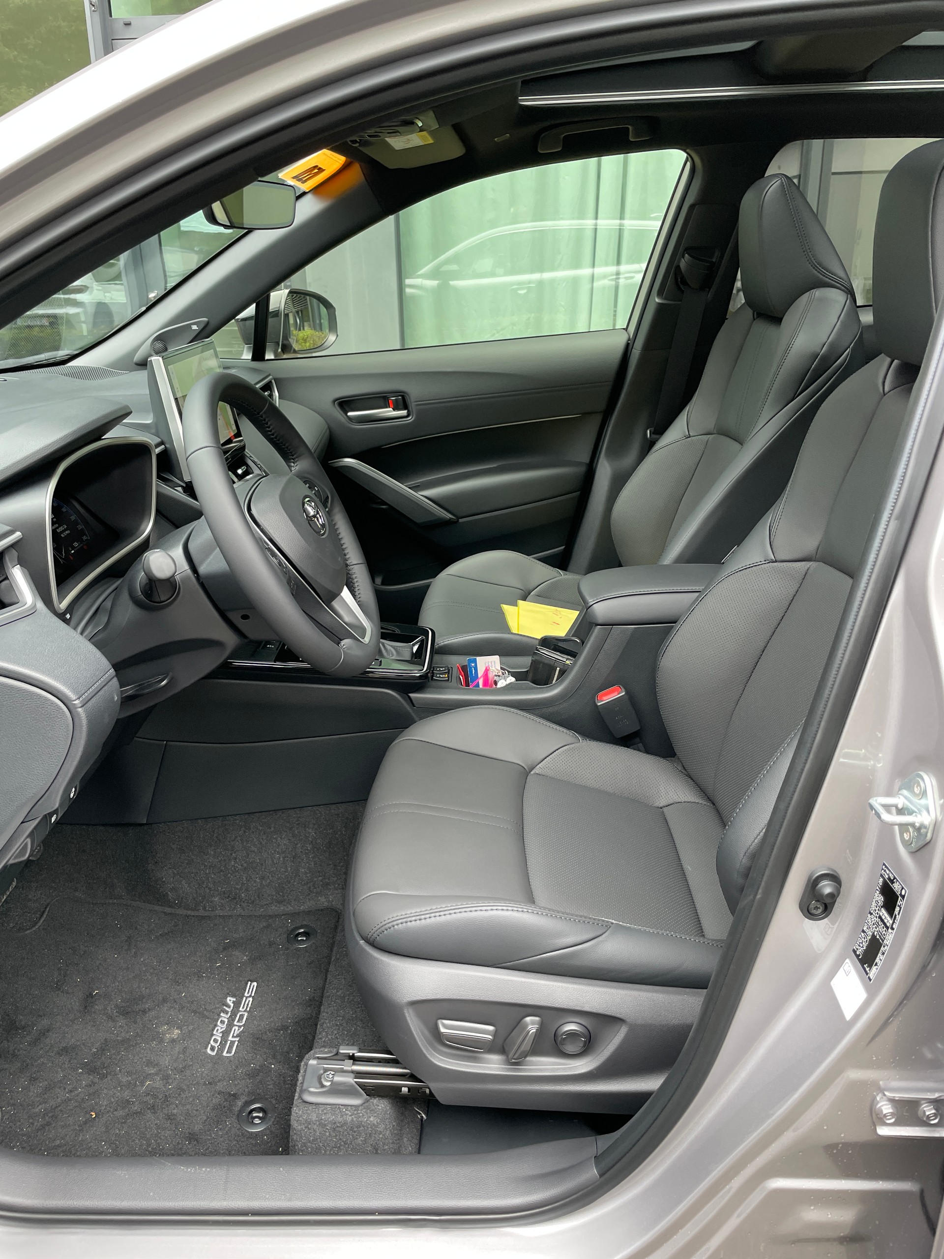 TOYOTA Corolla Cross 2.0 Premium e-CVT AWD (New Modell 2026)-image-12