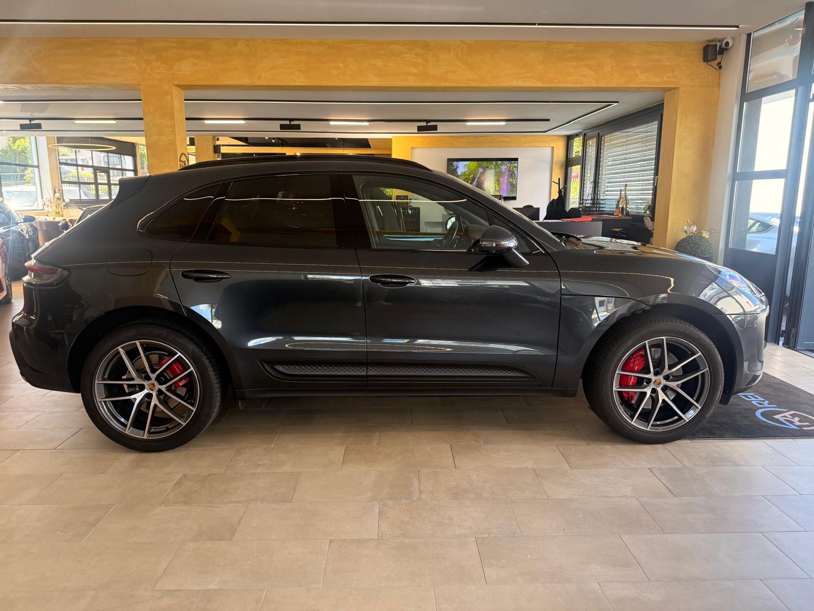 PORSCHE Macan S PDK-showroom-element-1