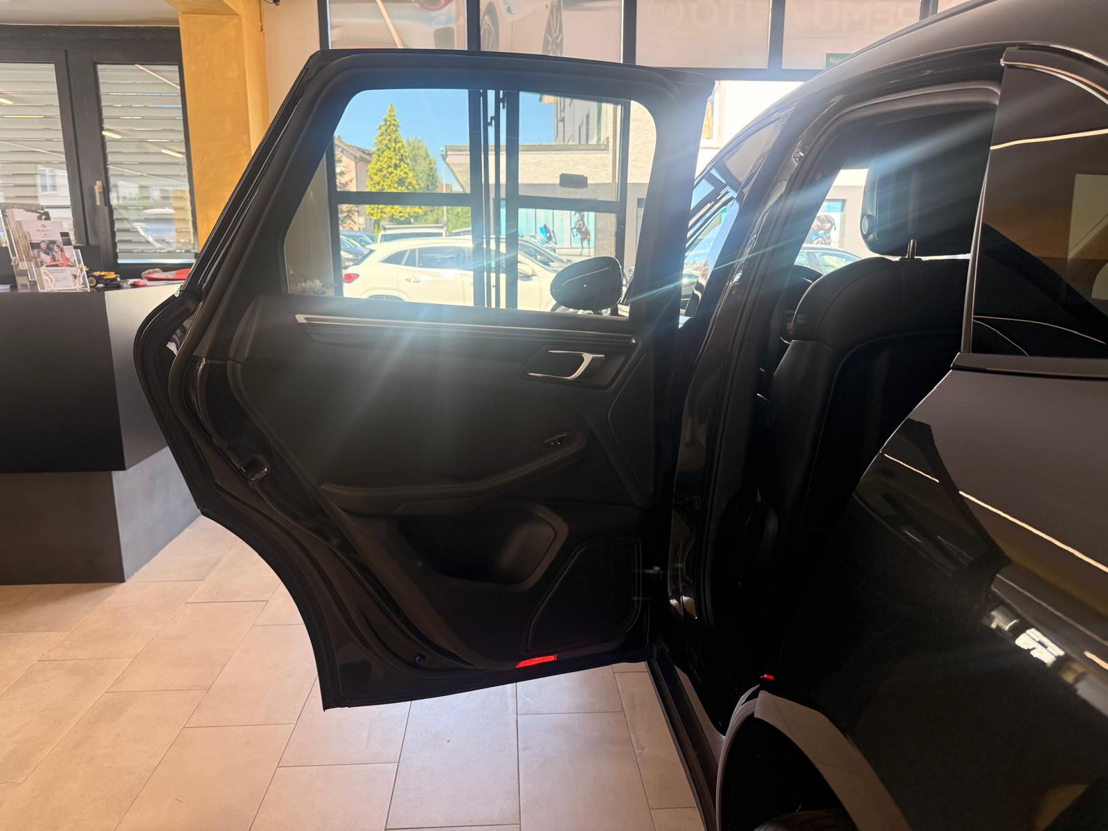 PORSCHE Macan S PDK-image-18