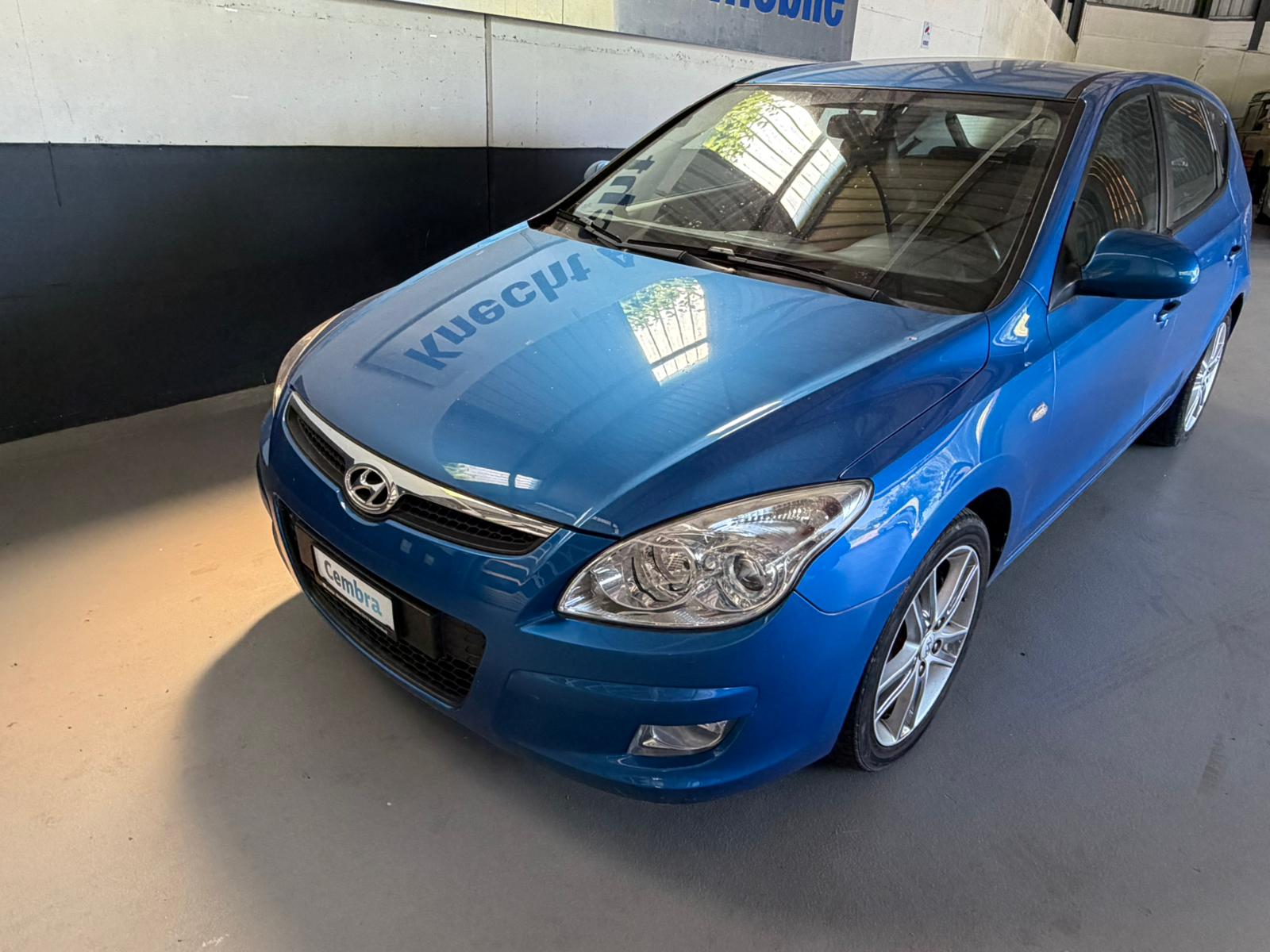 HYUNDAI i30 2.0 CRDi Premium 5,Plätzer-image-4