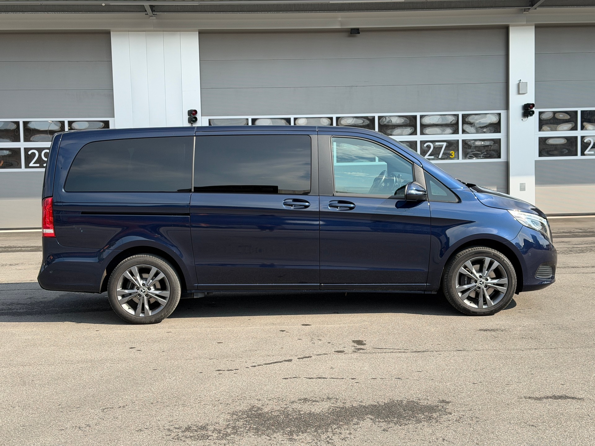 MERCEDES-BENZ V 250 d lang 4Matic 7G-Tronic-showroom-element-2