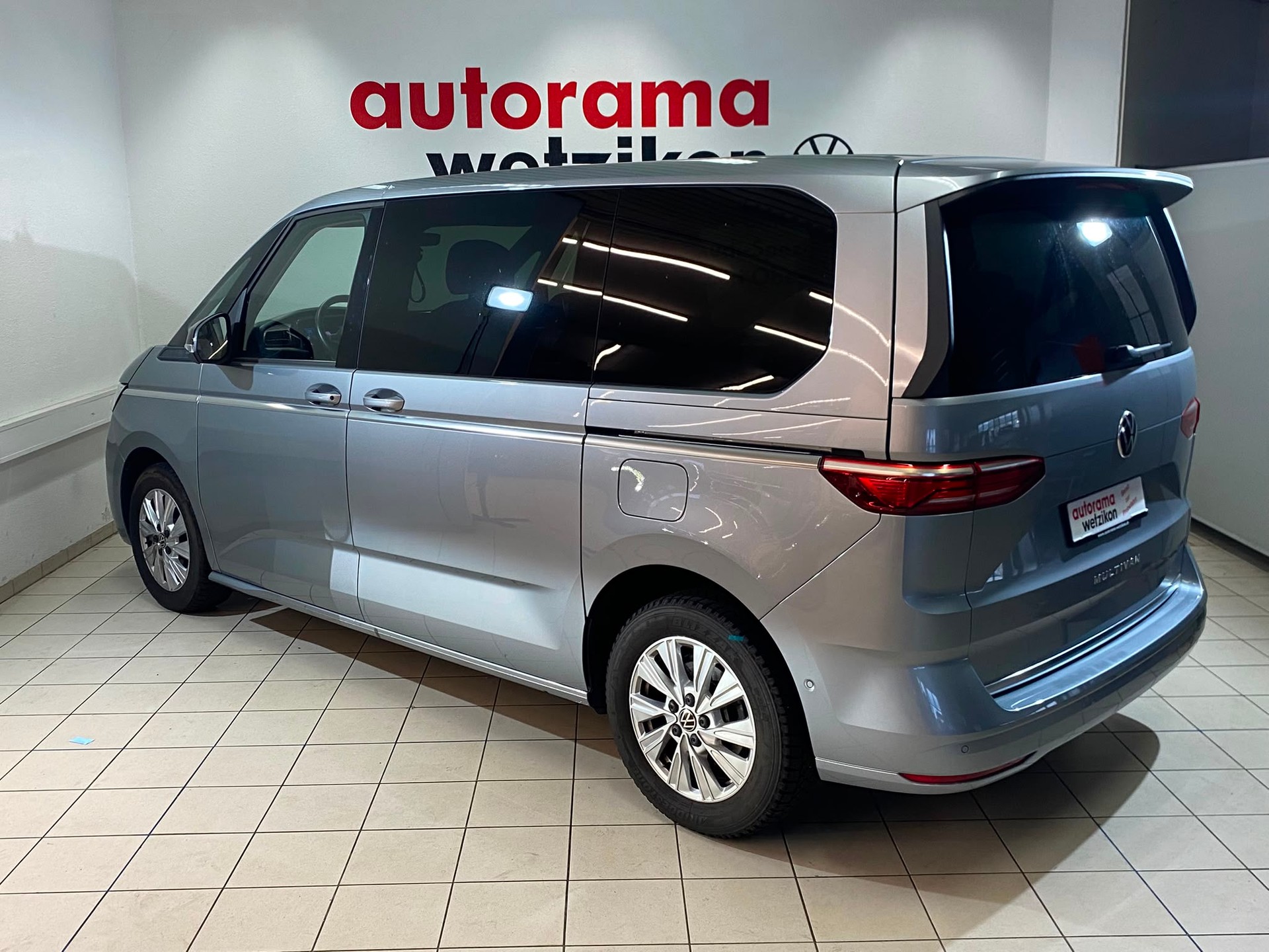 VW Multivan 2.0 TSI Style DSG-showroom-element-2