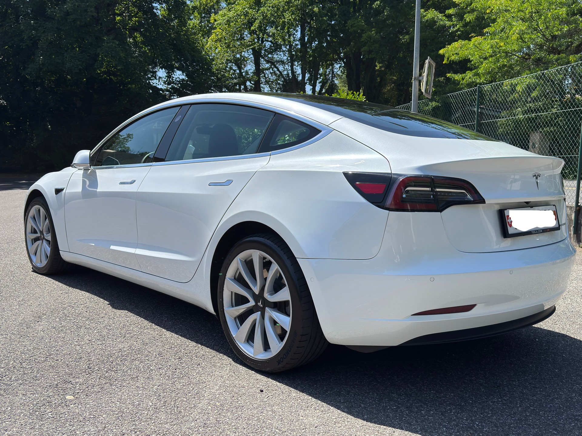 TESLA Long Range Dual Motor AWD-image-3