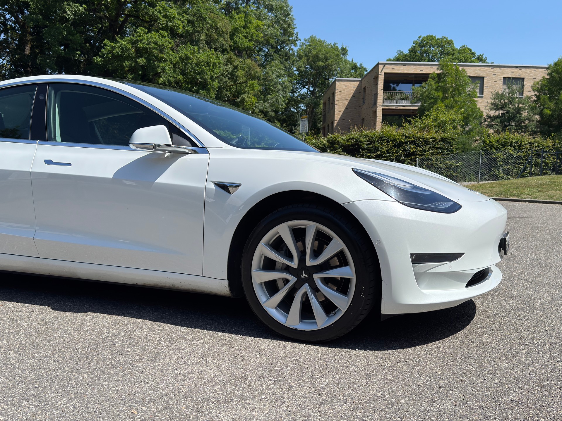 TESLA Long Range Dual Motor AWD-image-12