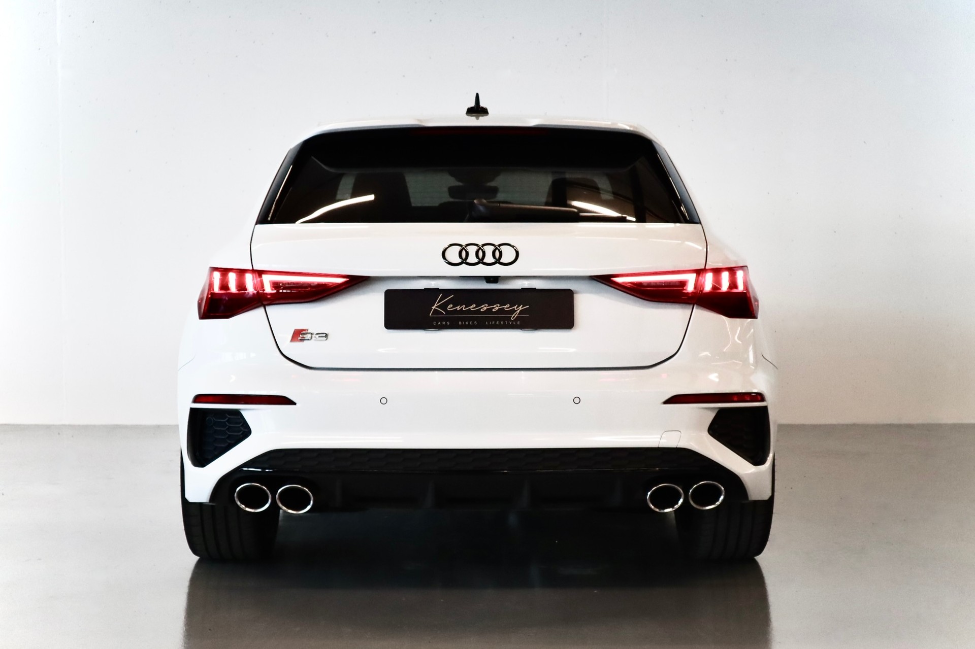 AUDI S3 Sportback 2.0 TFSI quattro S-tronic | CH-FZG | TOP AUSSTATTUNG-showroom-element-2