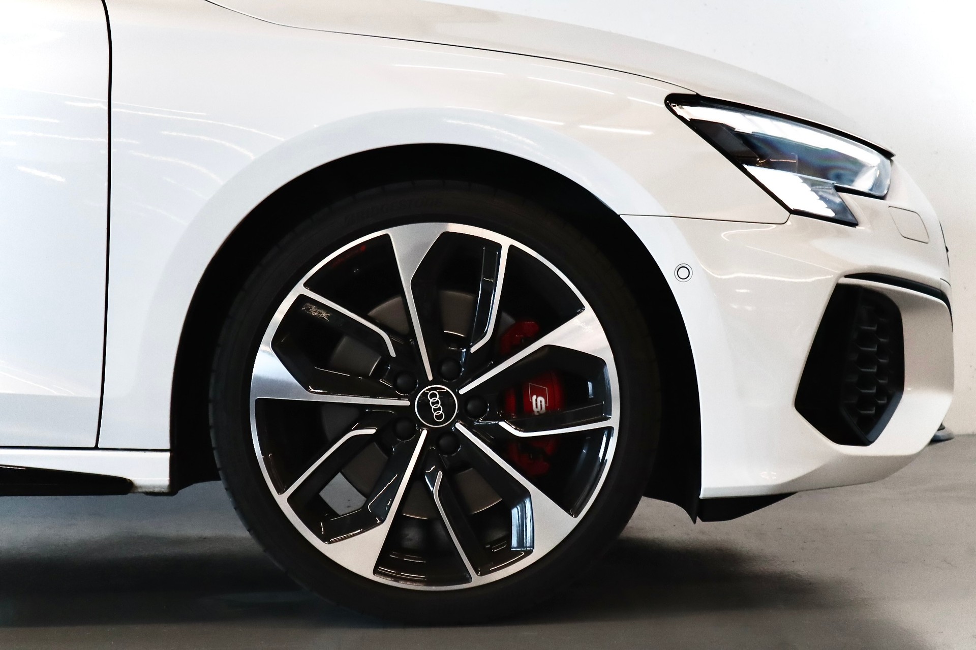 AUDI S3 Sportback 2.0 TFSI quattro S-tronic | CH-FZG | TOP AUSSTATTUNG-image-4
