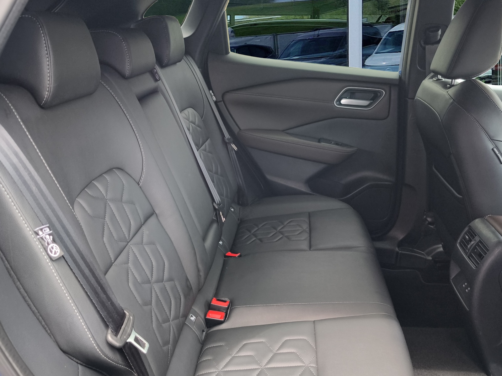 NISSAN Qashqai 1.3 DIG-T MHEV Tekna Xtronic 4x4-image-13