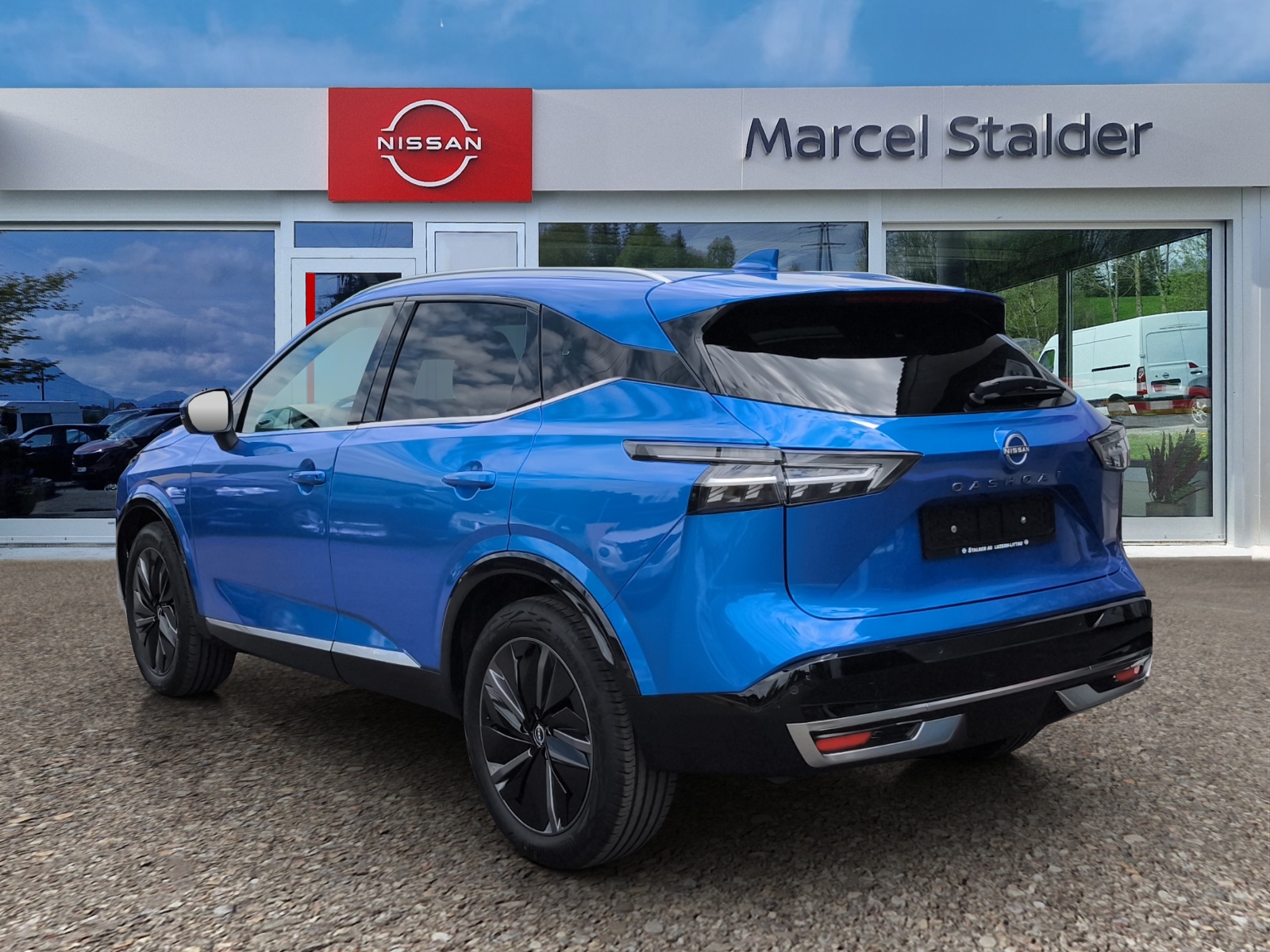 NISSAN Qashqai 1.3 DIG-T MHEV Tekna Xtronic 4x4-image-2