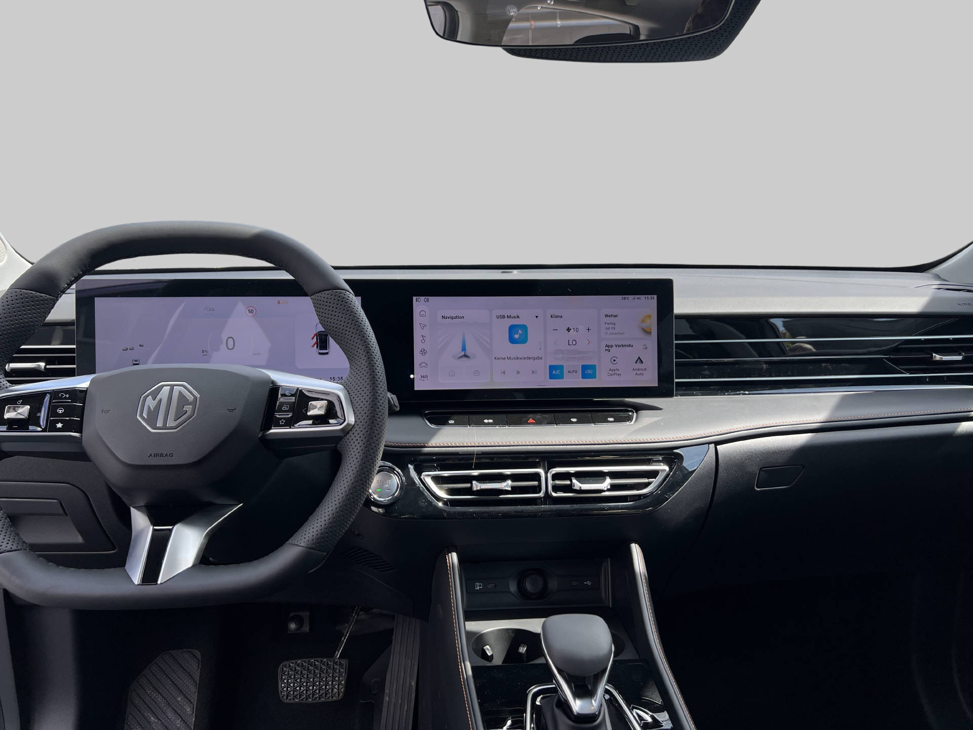 MG HS 1.5 Hybrid Luxury-showroom-element-2