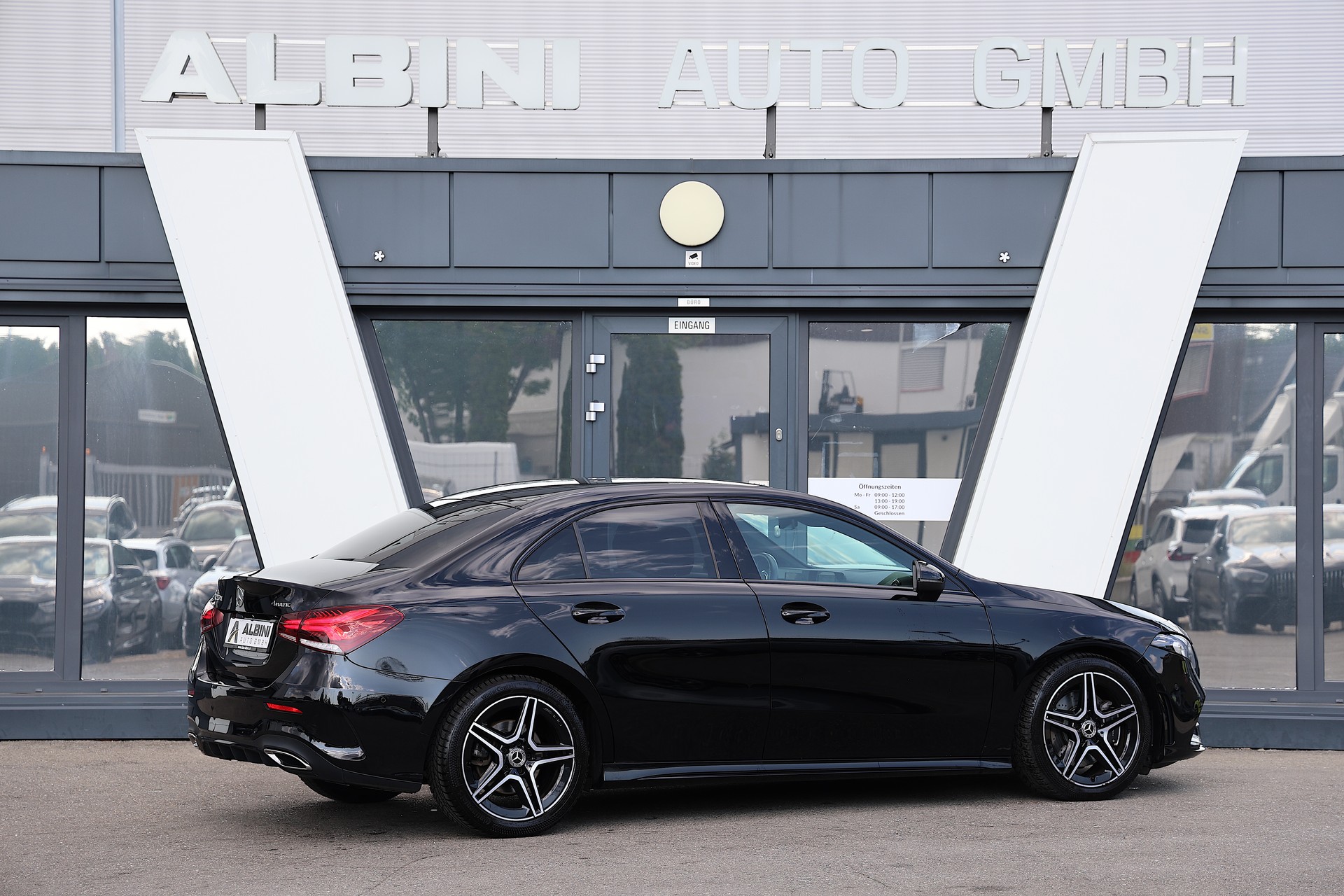 MERCEDES-BENZ A 220 d AMG Line 4m Limousine-showroom-element-3