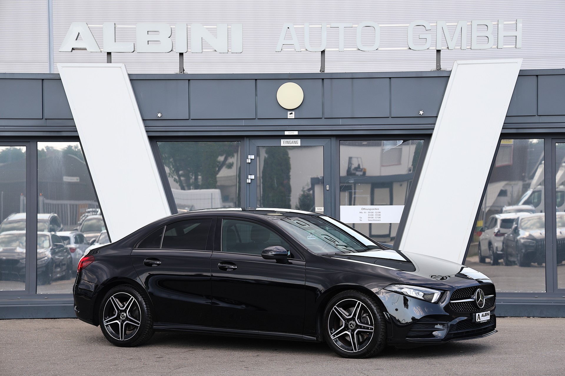 MERCEDES-BENZ A 220 d AMG Line 4m Limousine-showroom-element-1