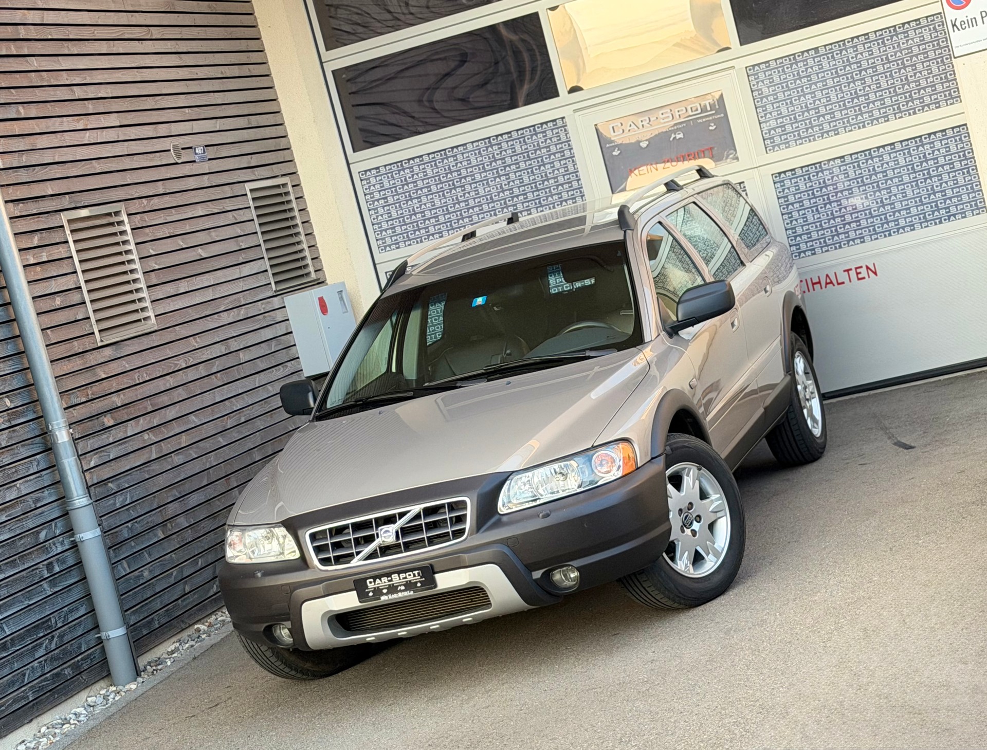 VOLVO XC70 2.5T AWD Summum