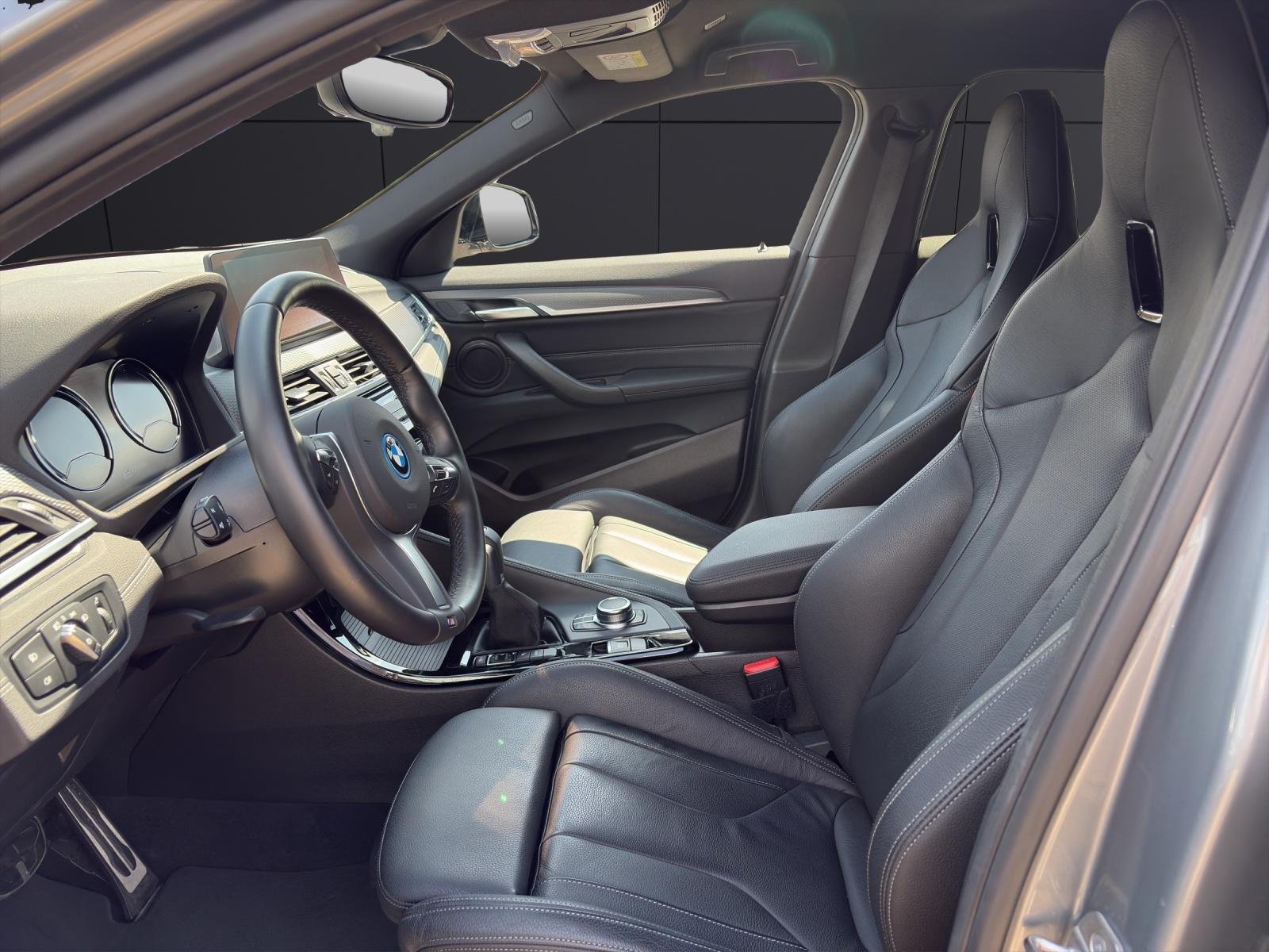 BMW X2 xDrive25e-showroom-element-1