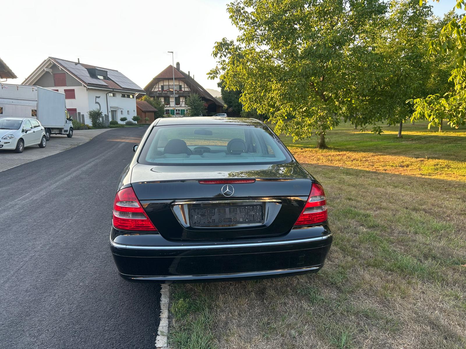 MERCEDES-BENZ E 240 Elégance-image-2