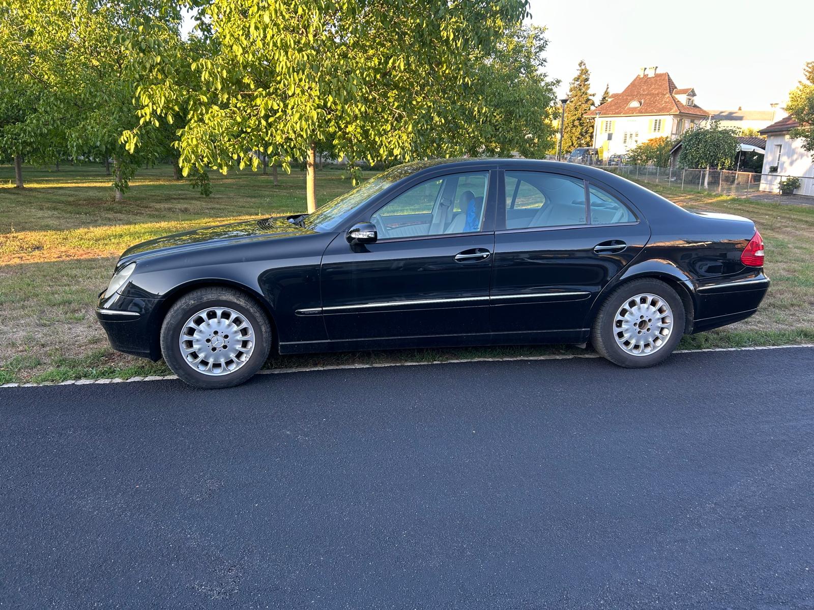 MERCEDES-BENZ E 240 Elégance